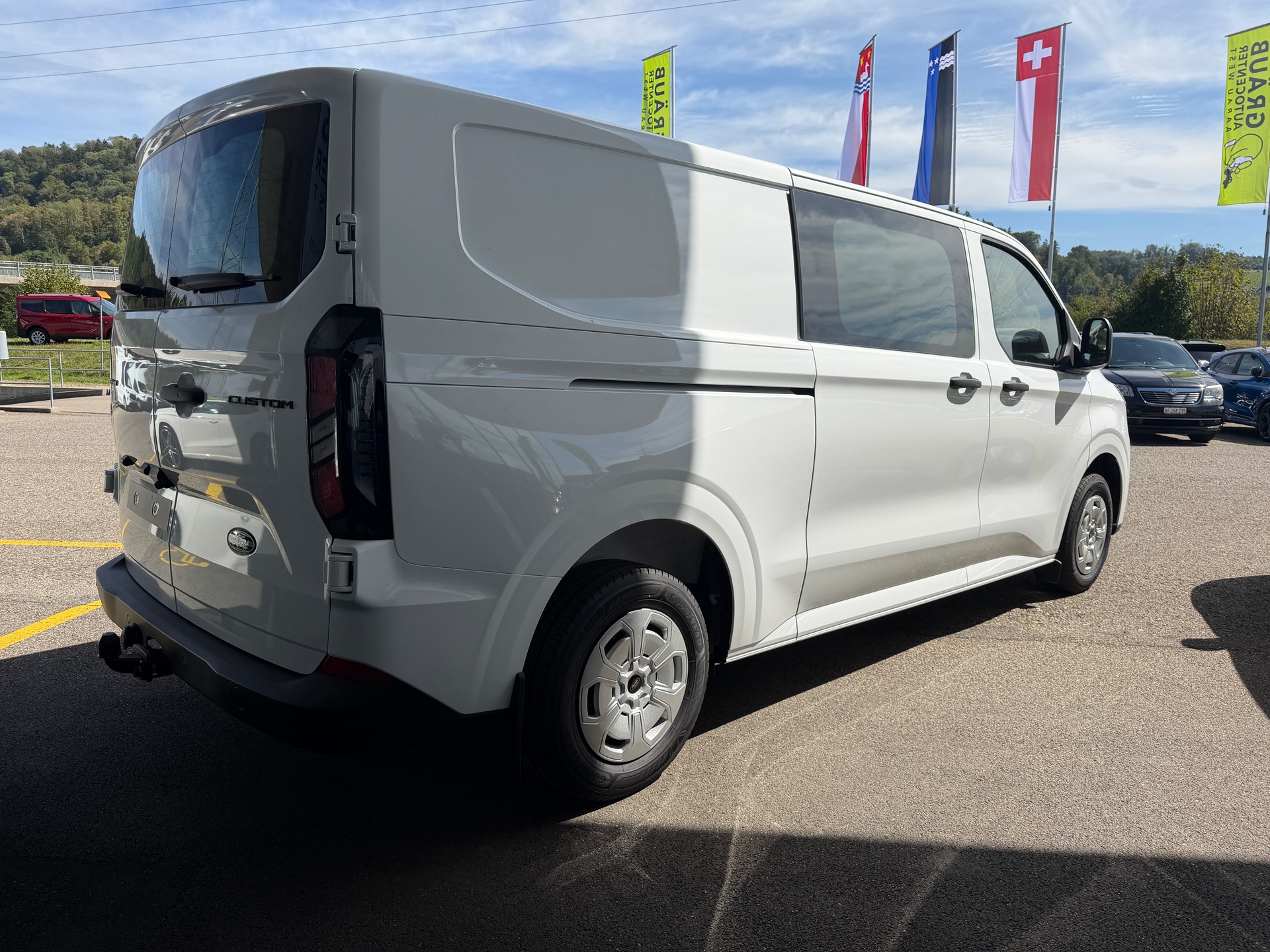 FORD Transit Custom Van 320 L2H1 Trend Automat-showroom-element-3