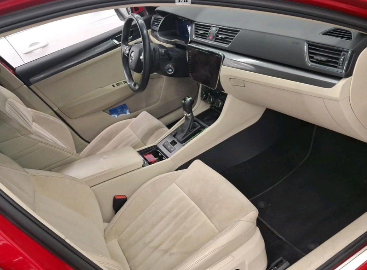 SKODA Superb Combi 2.0 TDi Style DSG ** Frisch ab MFK und Service ** Leder - Alcantara ** Memory ** Modell 2022 **-image-4