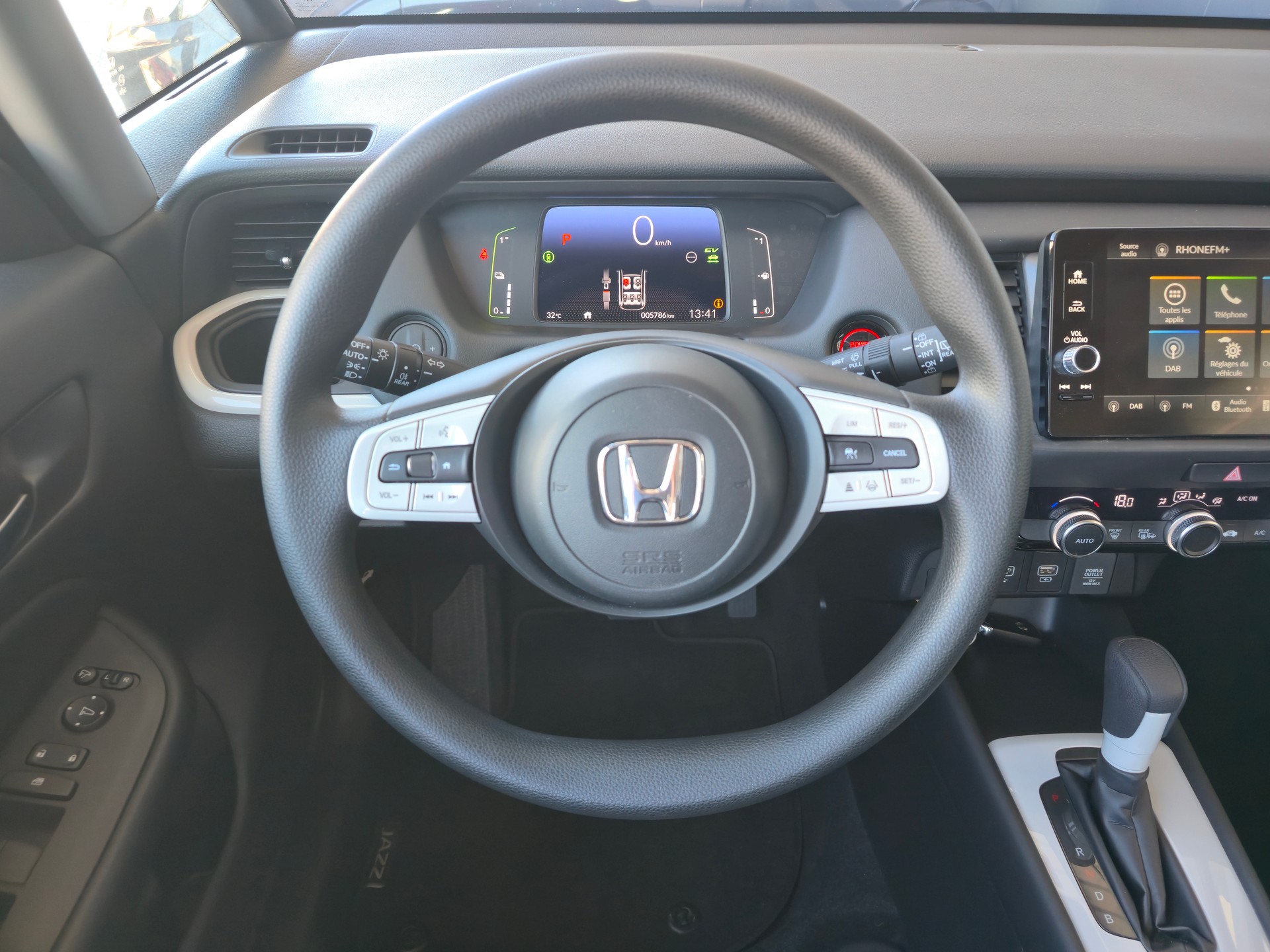 HONDA Jazz 1.5i-MMD Elegance-image-3