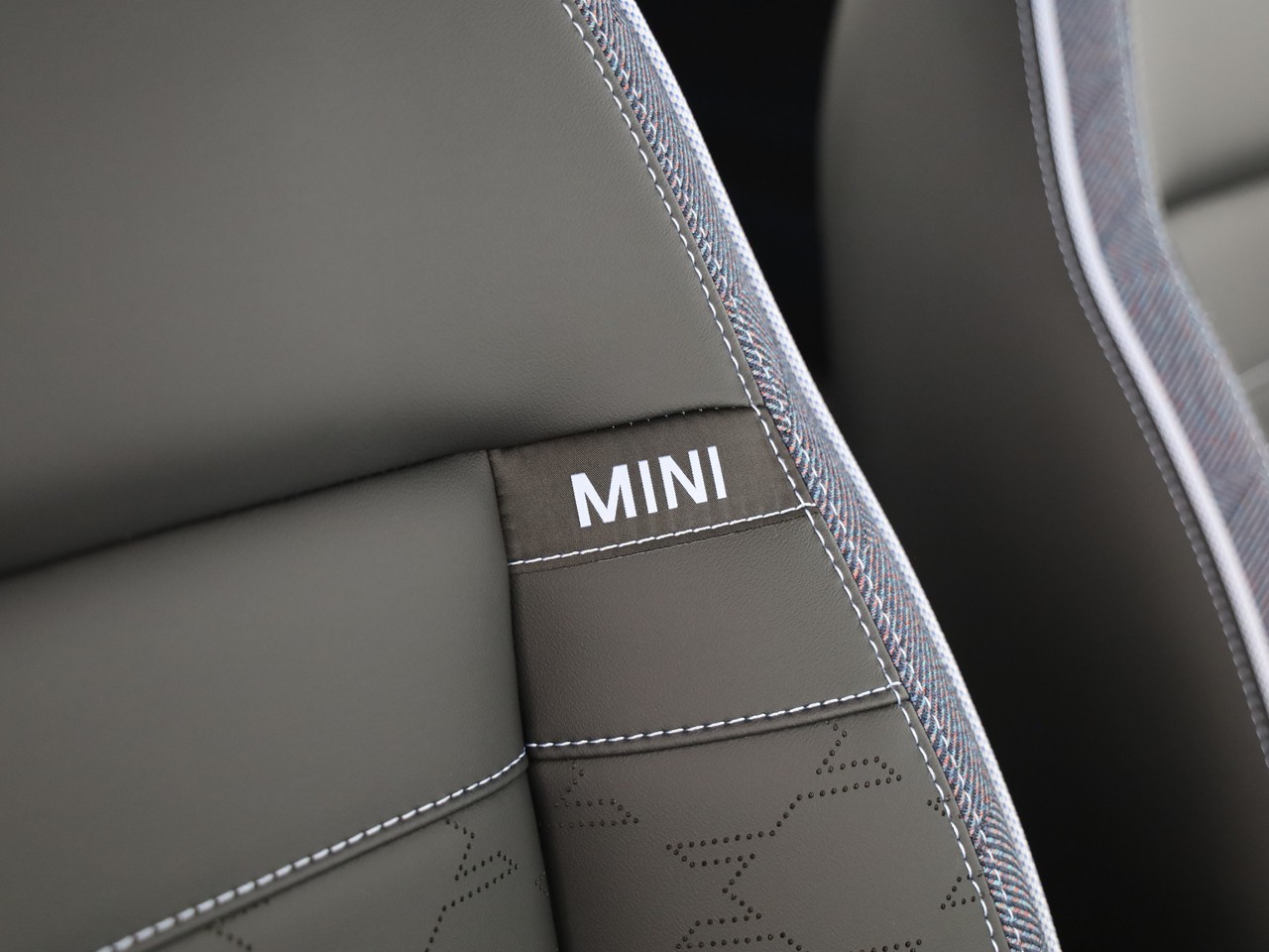 MINI Aceman E I MINI Days Offer-image-12