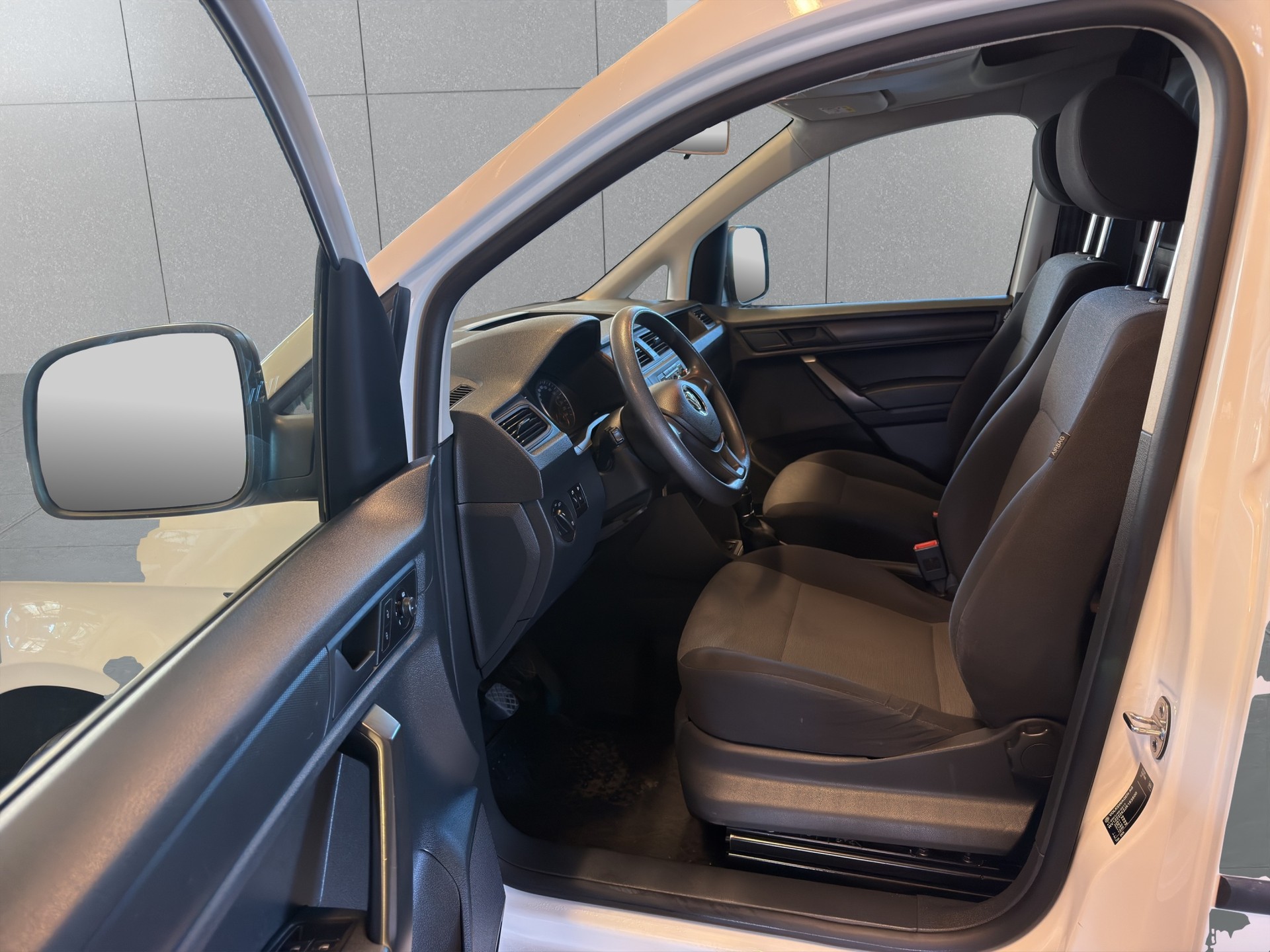 VW Caddy Cargo 2.0TDI 4Motion BlueMotion Technology*TOP ZUSTAND*NUR 38000 KM*KLIMA*INKLUSIVE SORTIMO INNEN EINRICHTUNG*-image-9