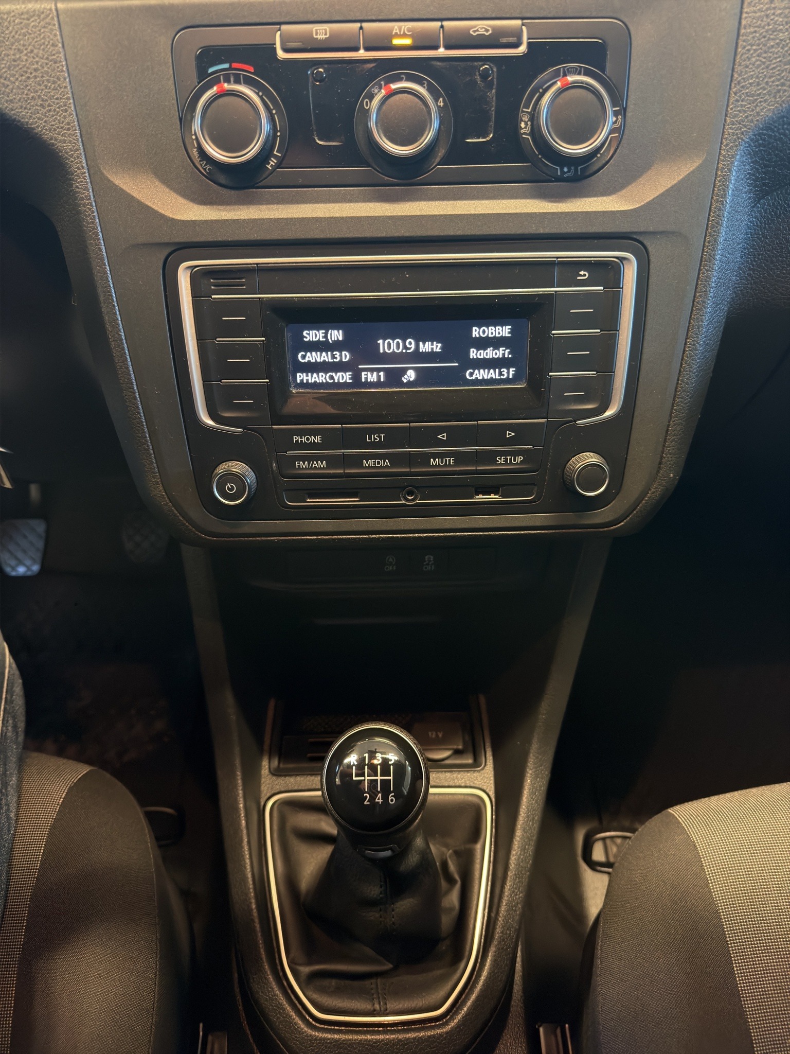 VW Caddy Cargo 2.0TDI 4Motion BlueMotion Technology*TOP ZUSTAND*NUR 38000 KM*KLIMA*INKLUSIVE SORTIMO INNEN EINRICHTUNG*-image-17