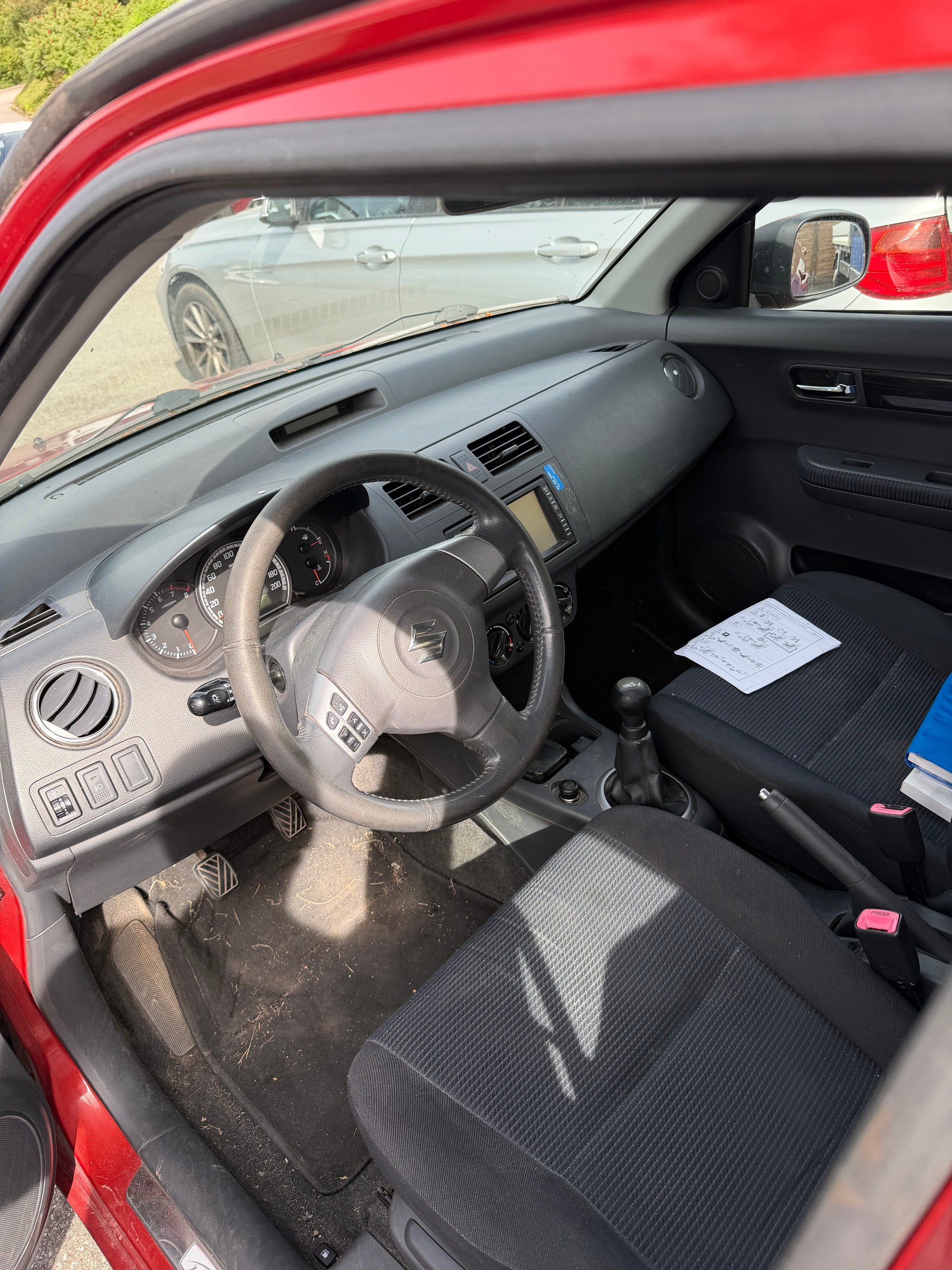 SUZUKI Swift 1.3i 16V GL Top 4x4-image-4