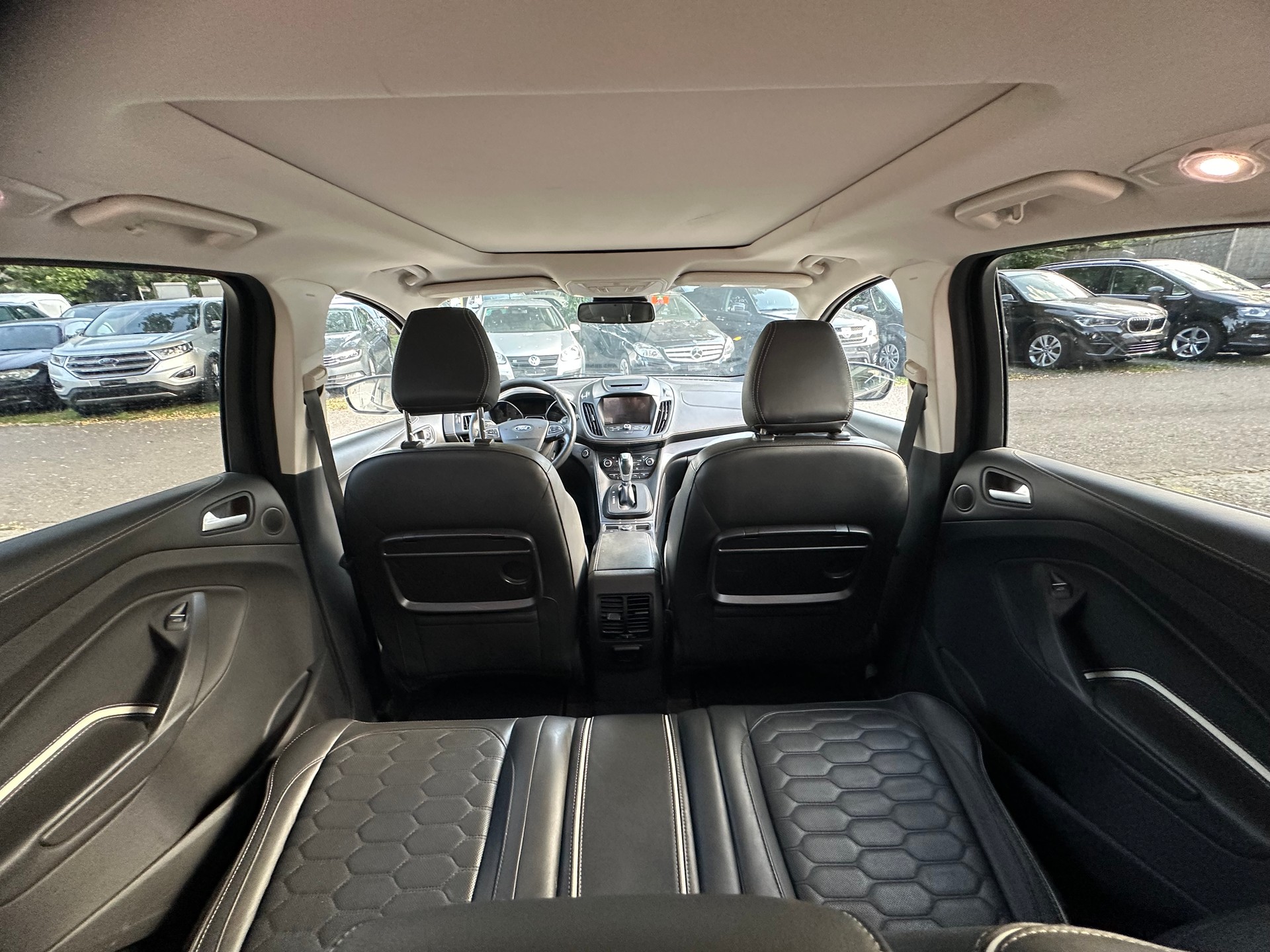 FORD Kuga 2.0 TDCi Vignale 4WD PowerShift-image-8