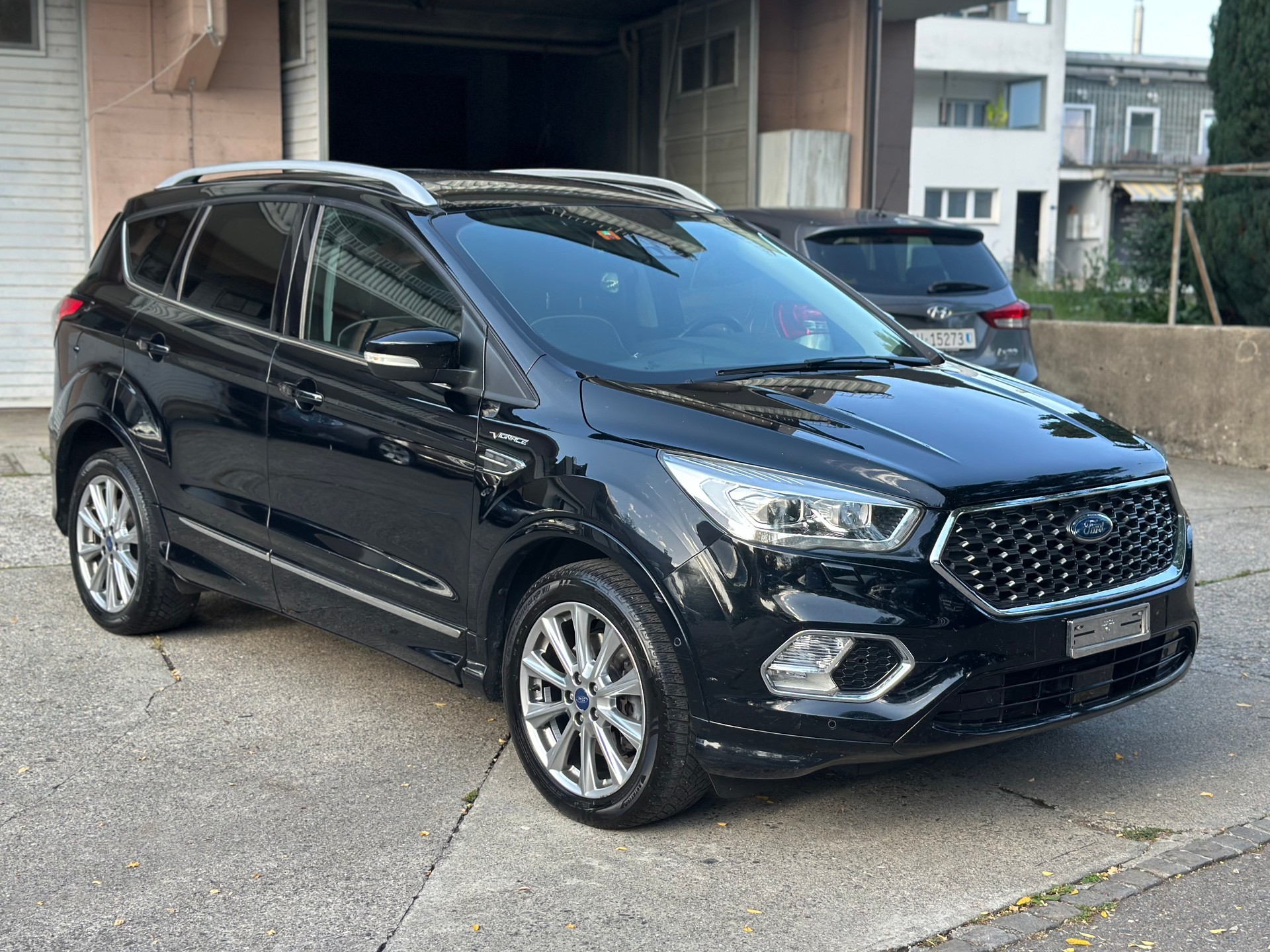 FORD Kuga 2.0 TDCi Vignale 4WD PowerShift-image-1