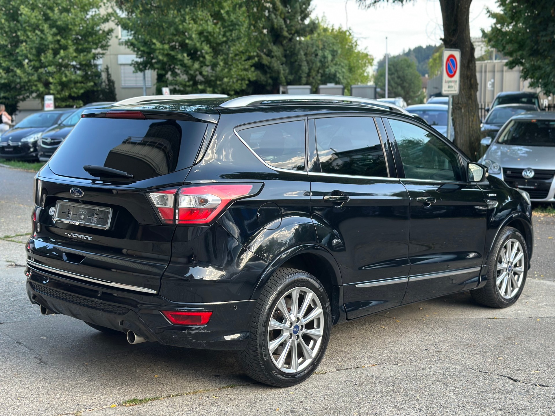 FORD Kuga 2.0 TDCi Vignale 4WD PowerShift-image-3