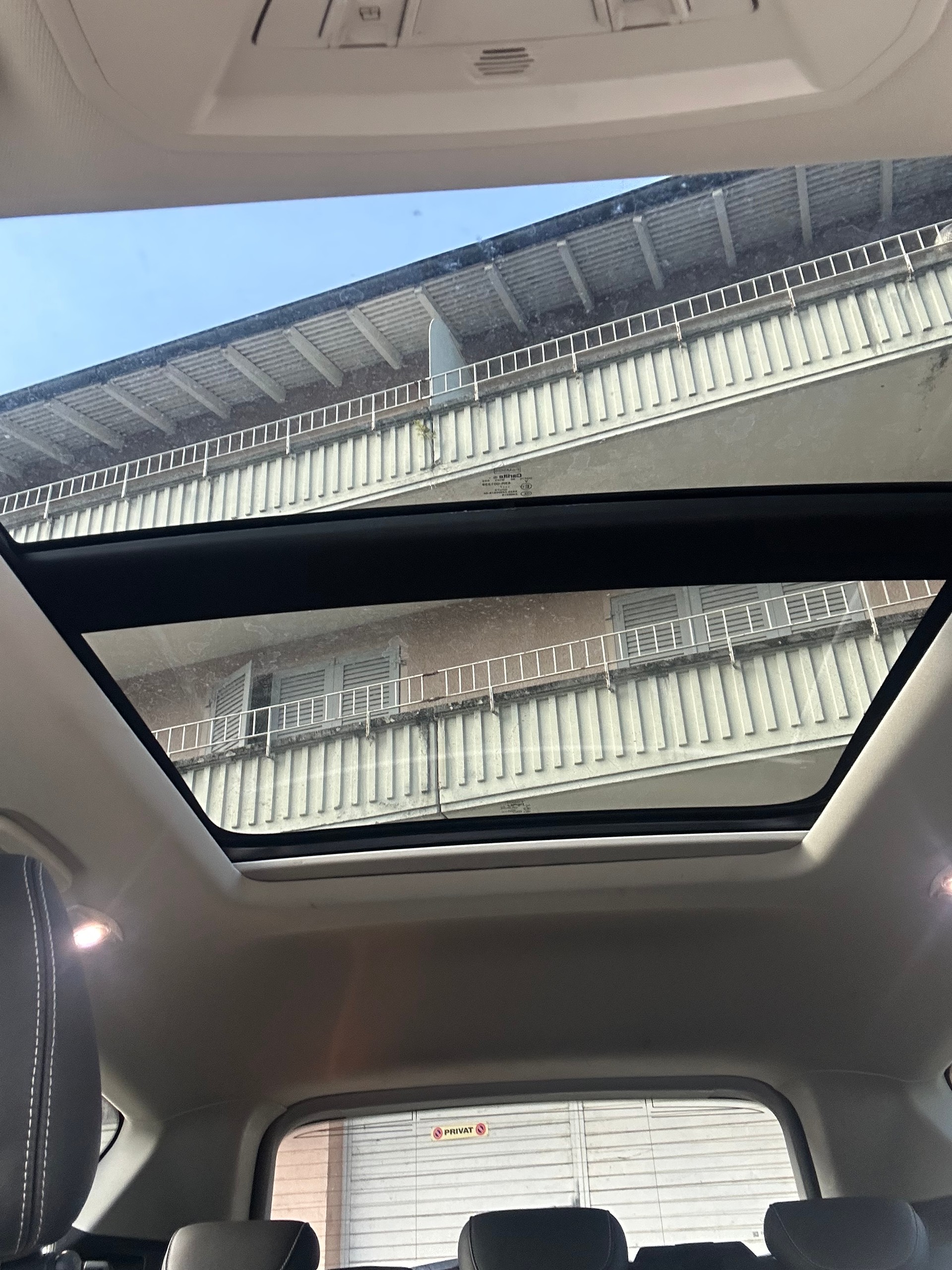 FORD Kuga 2.0 TDCi Vignale 4WD PowerShift-image-9