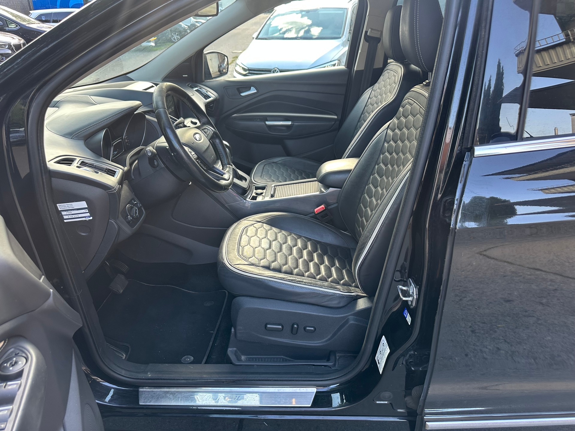 FORD Kuga 2.0 TDCi Vignale 4WD PowerShift-image-13