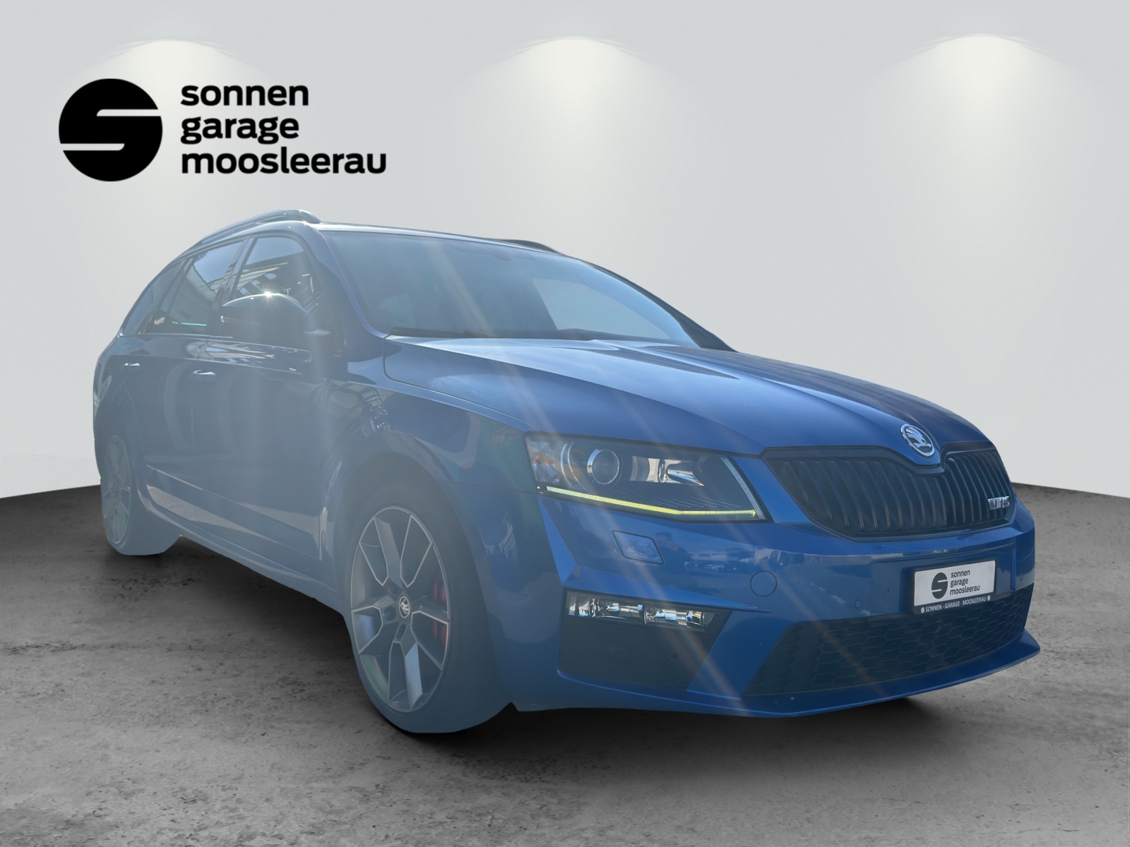 SKODA Octavia Combi 2.0 TSI RS DSG-image-2