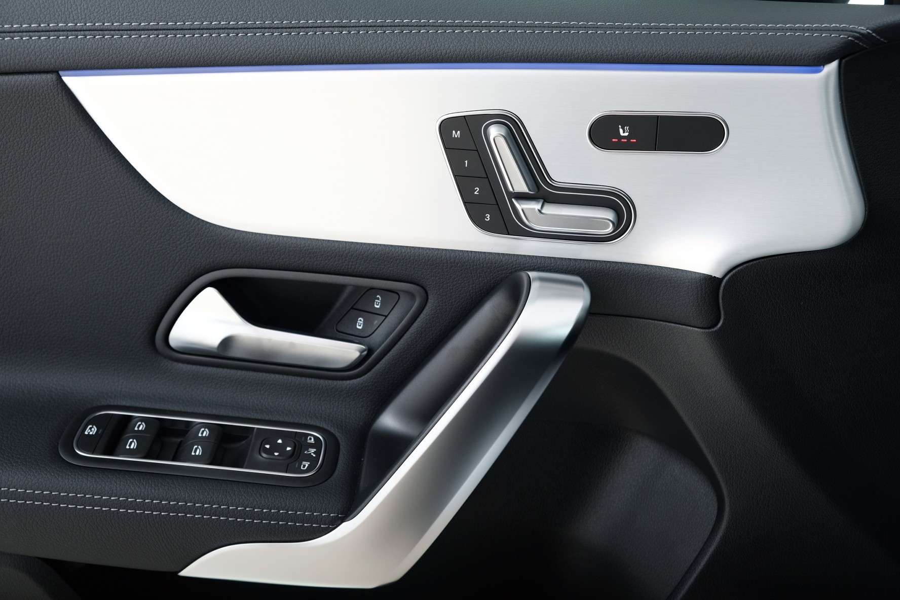 MERCEDES-BENZ A 250 AMG Line 4m W177-image-11
