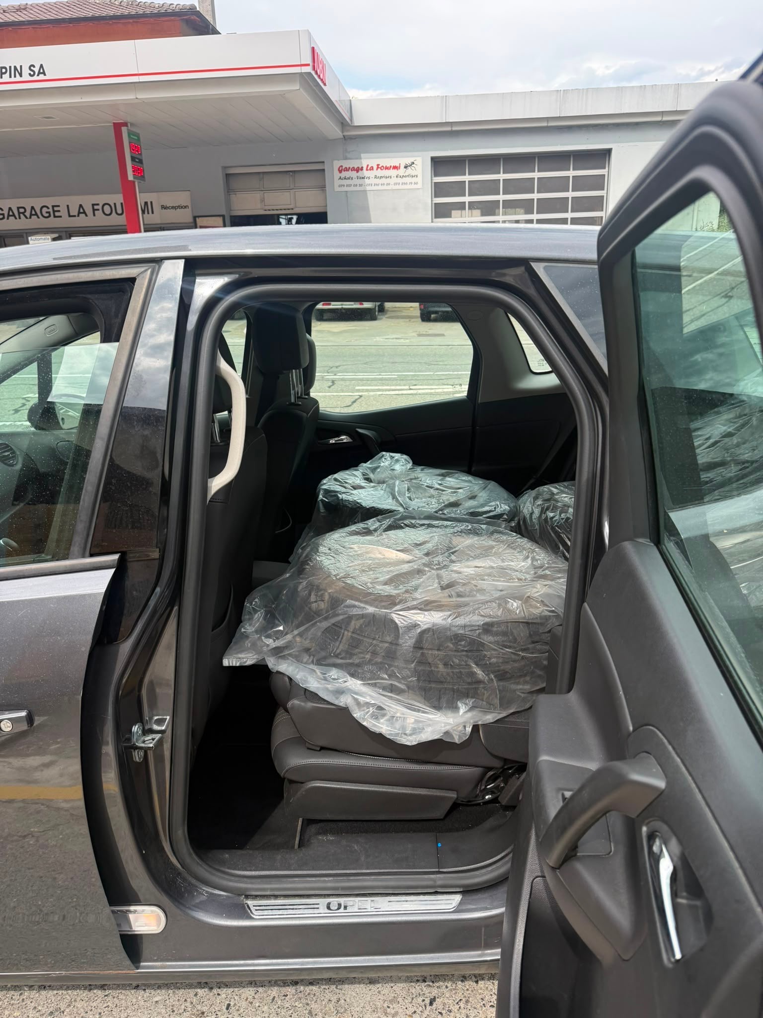 OPEL Meriva 1.4 Turbo Anniversary Edition Automatic-image-8