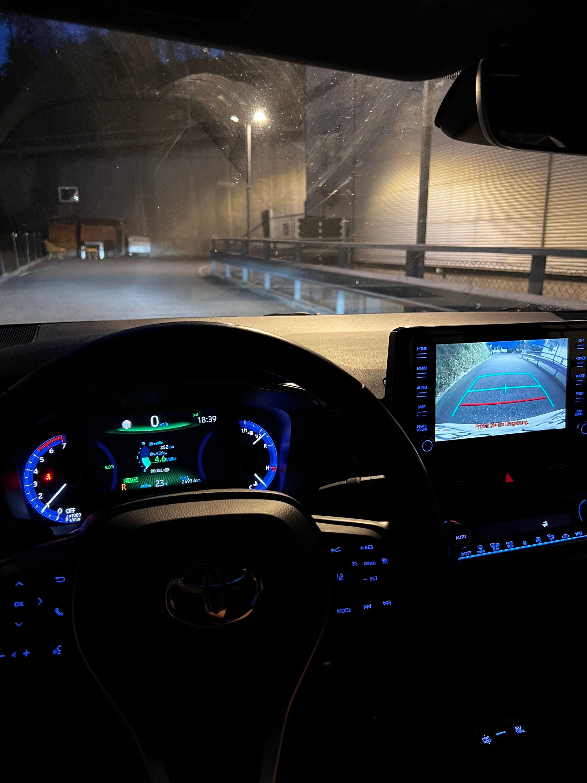 TOYOTA Corolla Touring Sports 1.8 HSD e-CVT-image-4