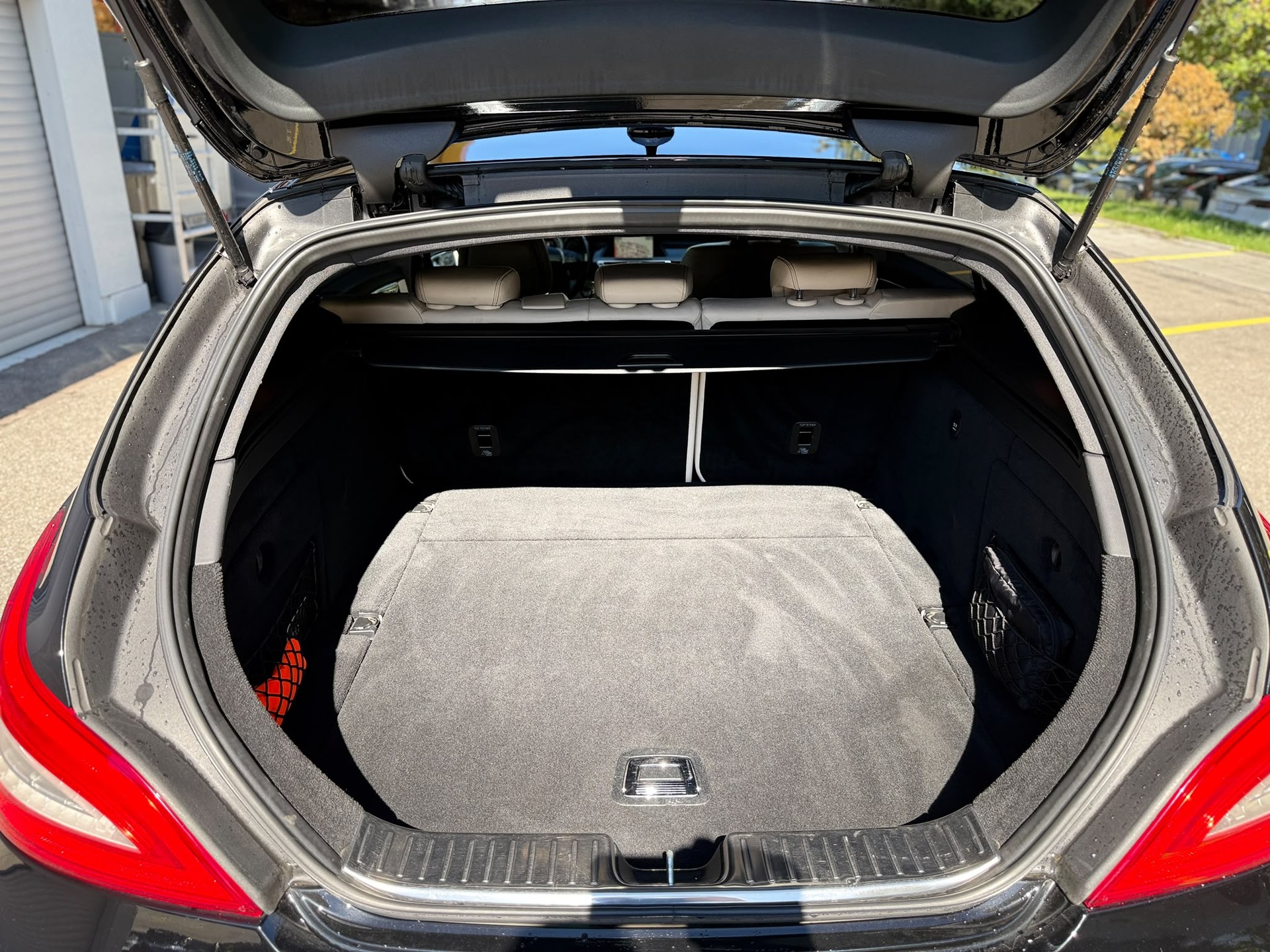 MERCEDES-BENZ CLS 500 V8 4matic Shooting Brake-image-25