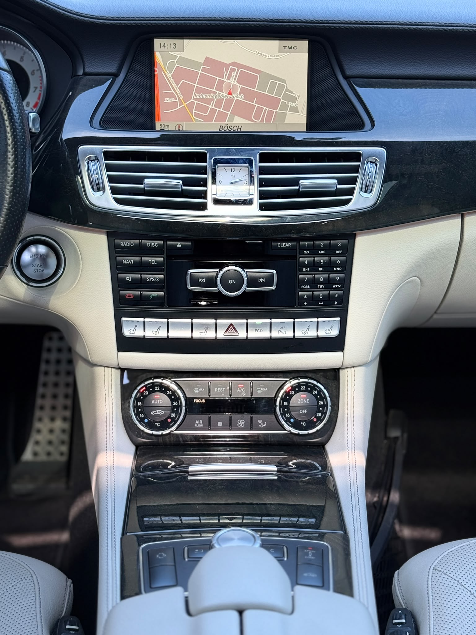 MERCEDES-BENZ CLS 500 V8 4matic Shooting Brake-image-14