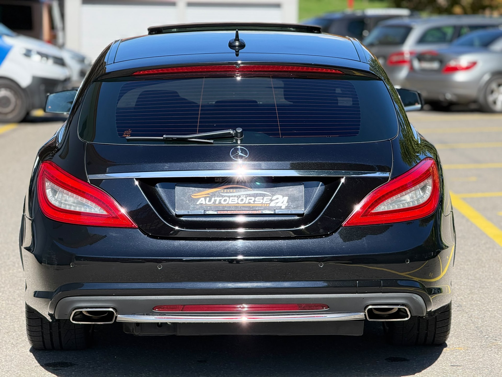 MERCEDES-BENZ CLS 500 V8 4matic Shooting Brake-image-5