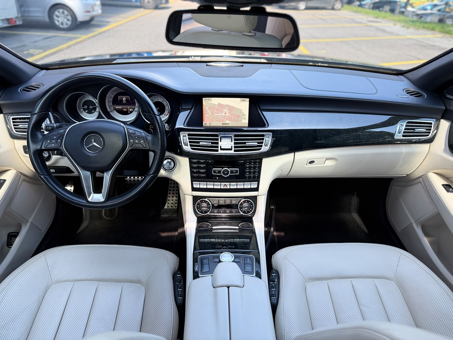 MERCEDES-BENZ CLS 500 V8 4matic Shooting Brake-image-12