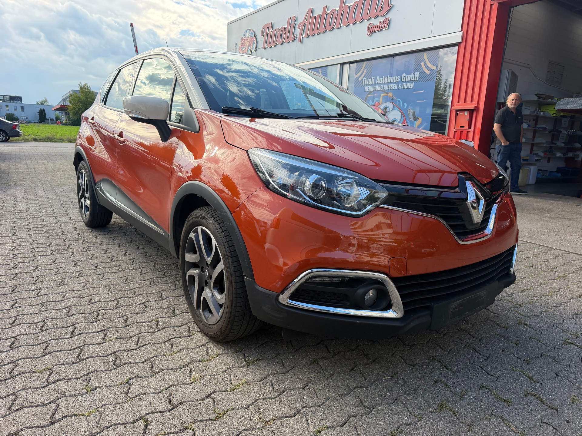 RENAULT Captur 1.2 T 16V Dynamique EDC-image-1