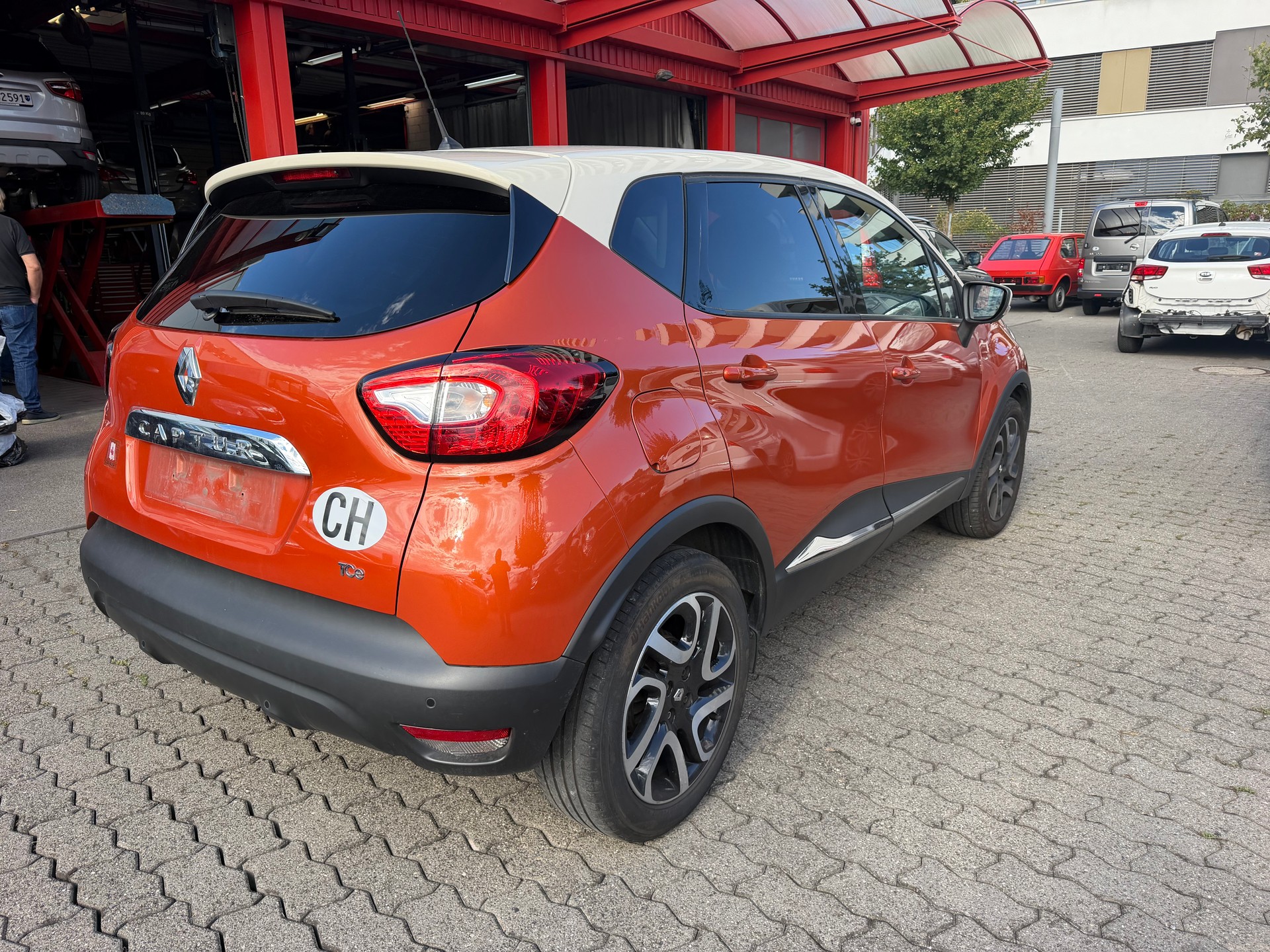 RENAULT Captur 1.2 T 16V Dynamique EDC-image-3
