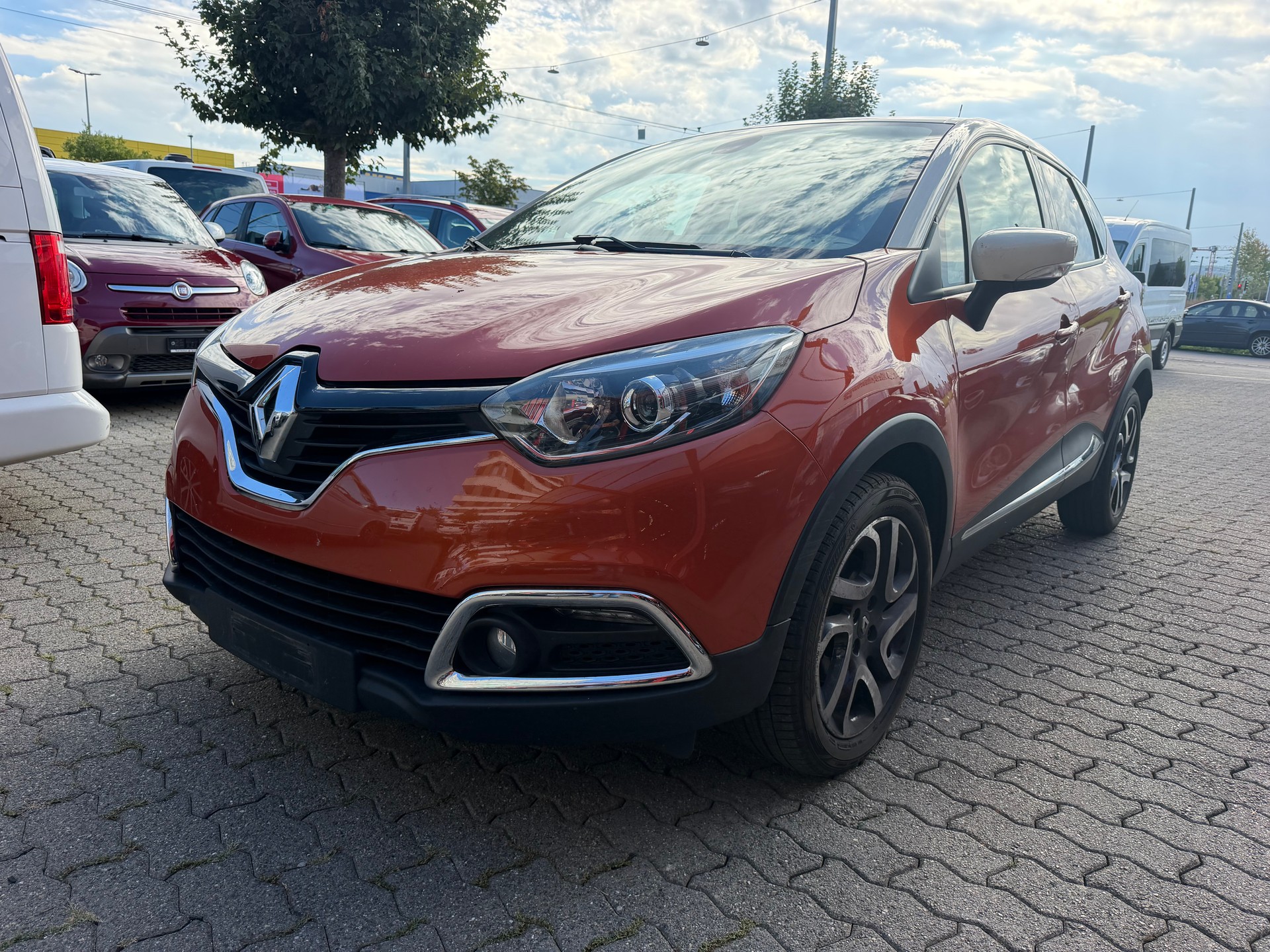 RENAULT Captur 1.2 T 16V Dynamique EDC-image-0