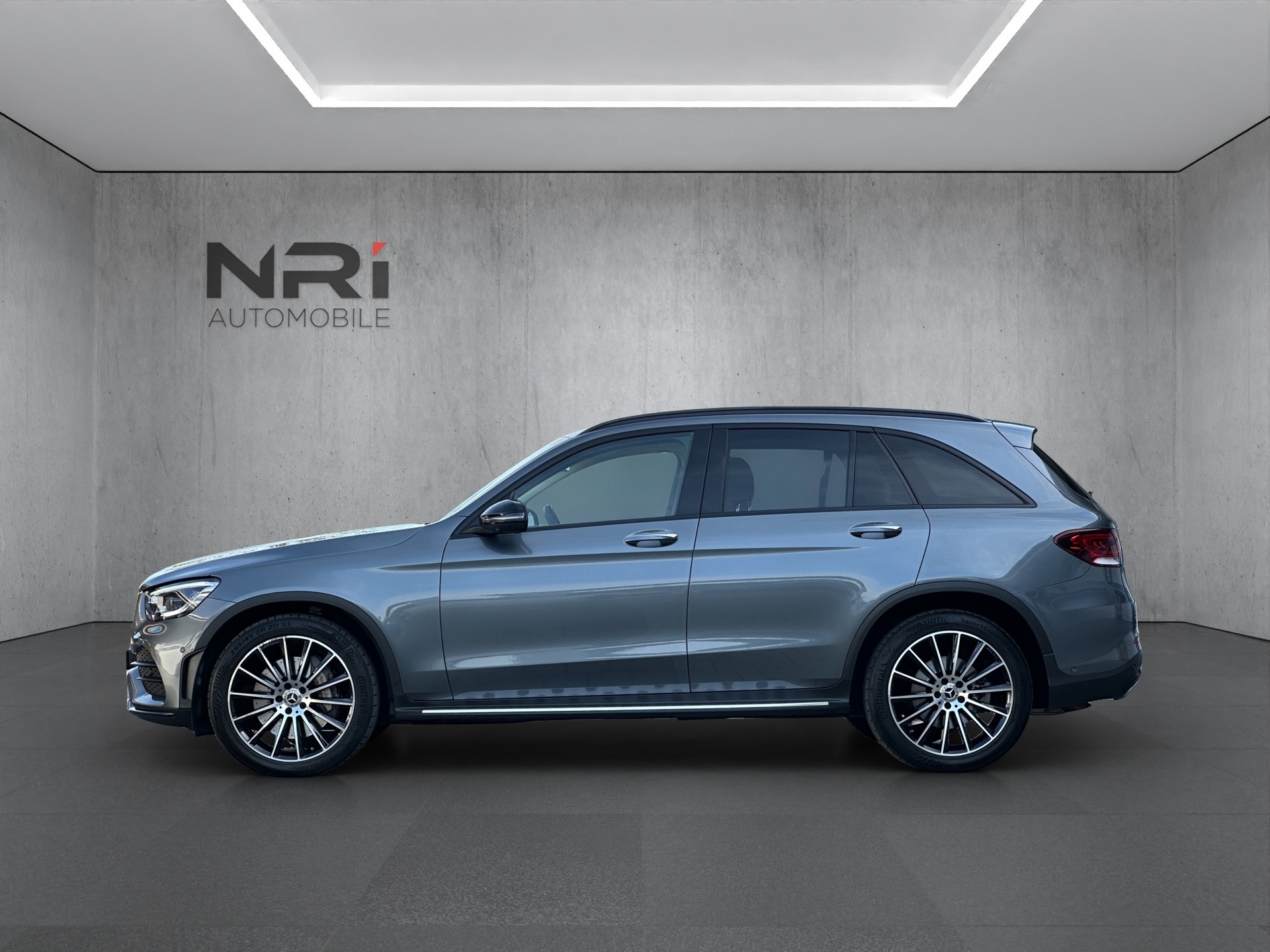 MERCEDES-BENZ GLC 300 d AMG Line 4m-image-7