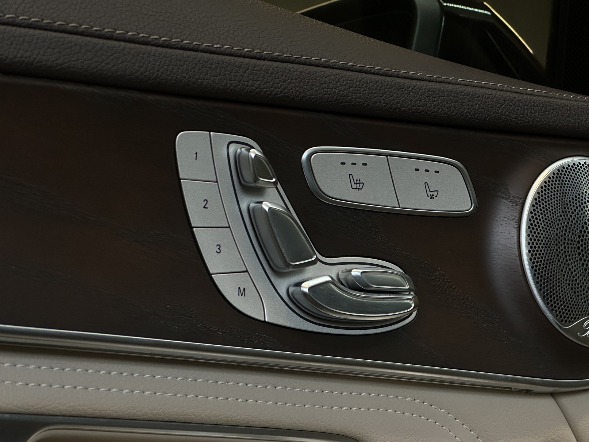 MERCEDES-BENZ GLC 300 d AMG Line 4m-image-17