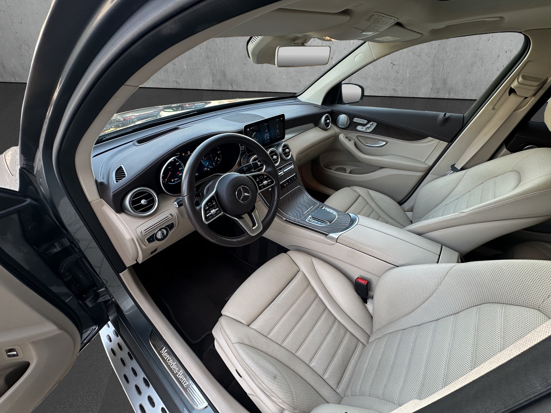 MERCEDES-BENZ GLC 300 d AMG Line 4m-image-9