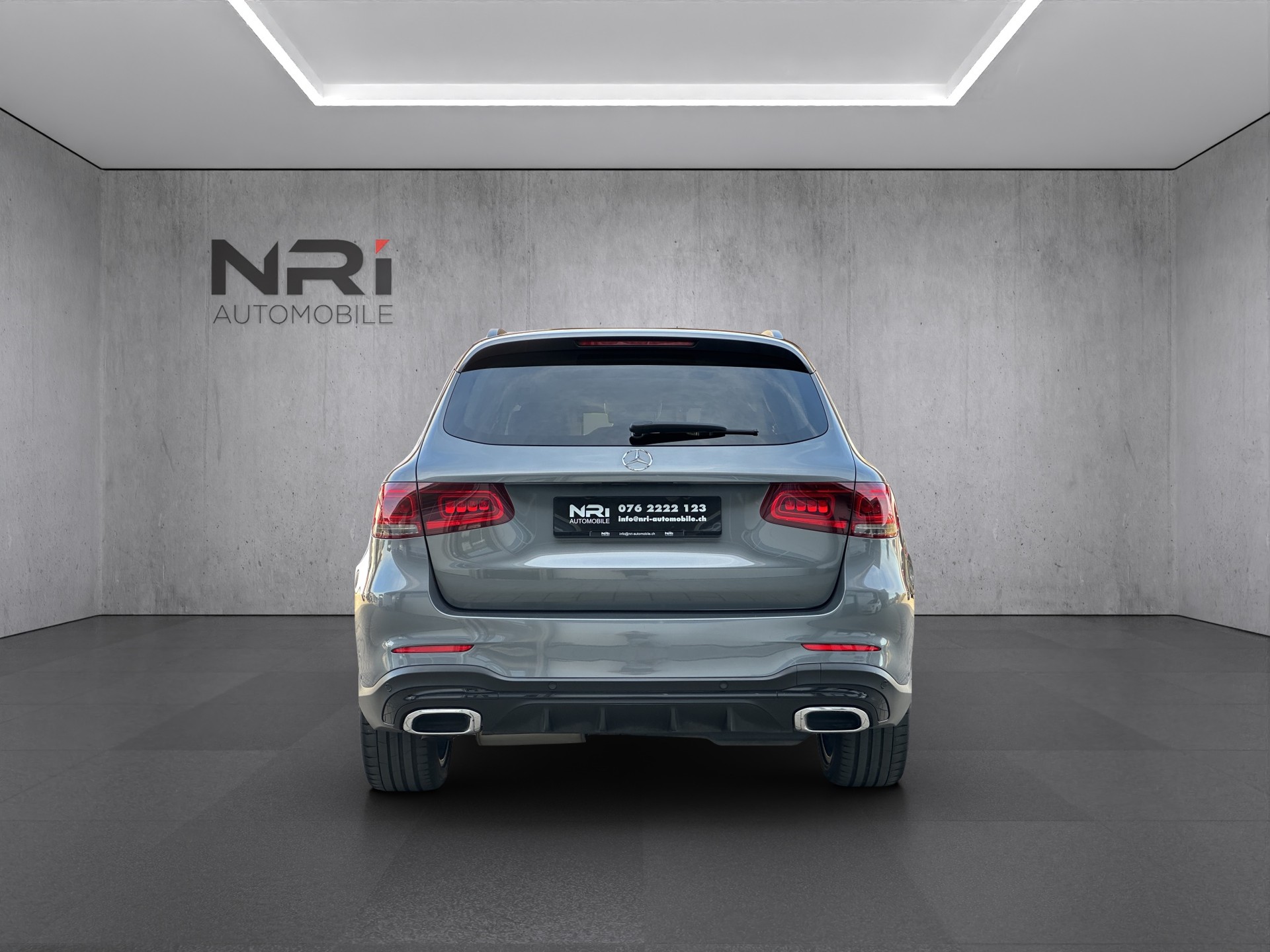 MERCEDES-BENZ GLC 300 d AMG Line 4m-image-5