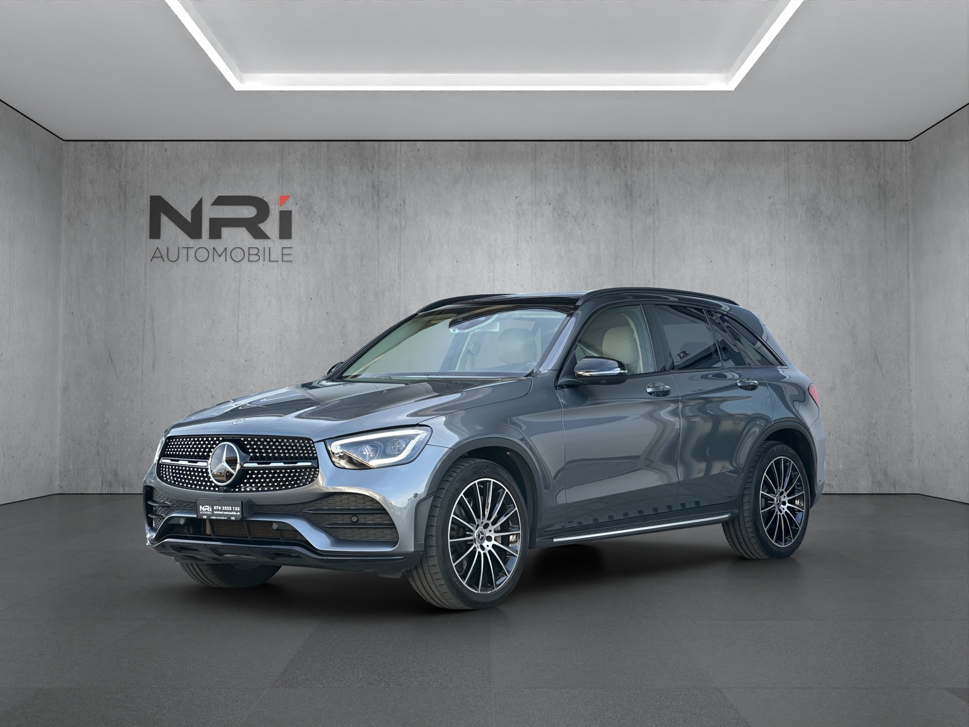 MERCEDES-BENZ GLC 300 d AMG Line 4m-image-0