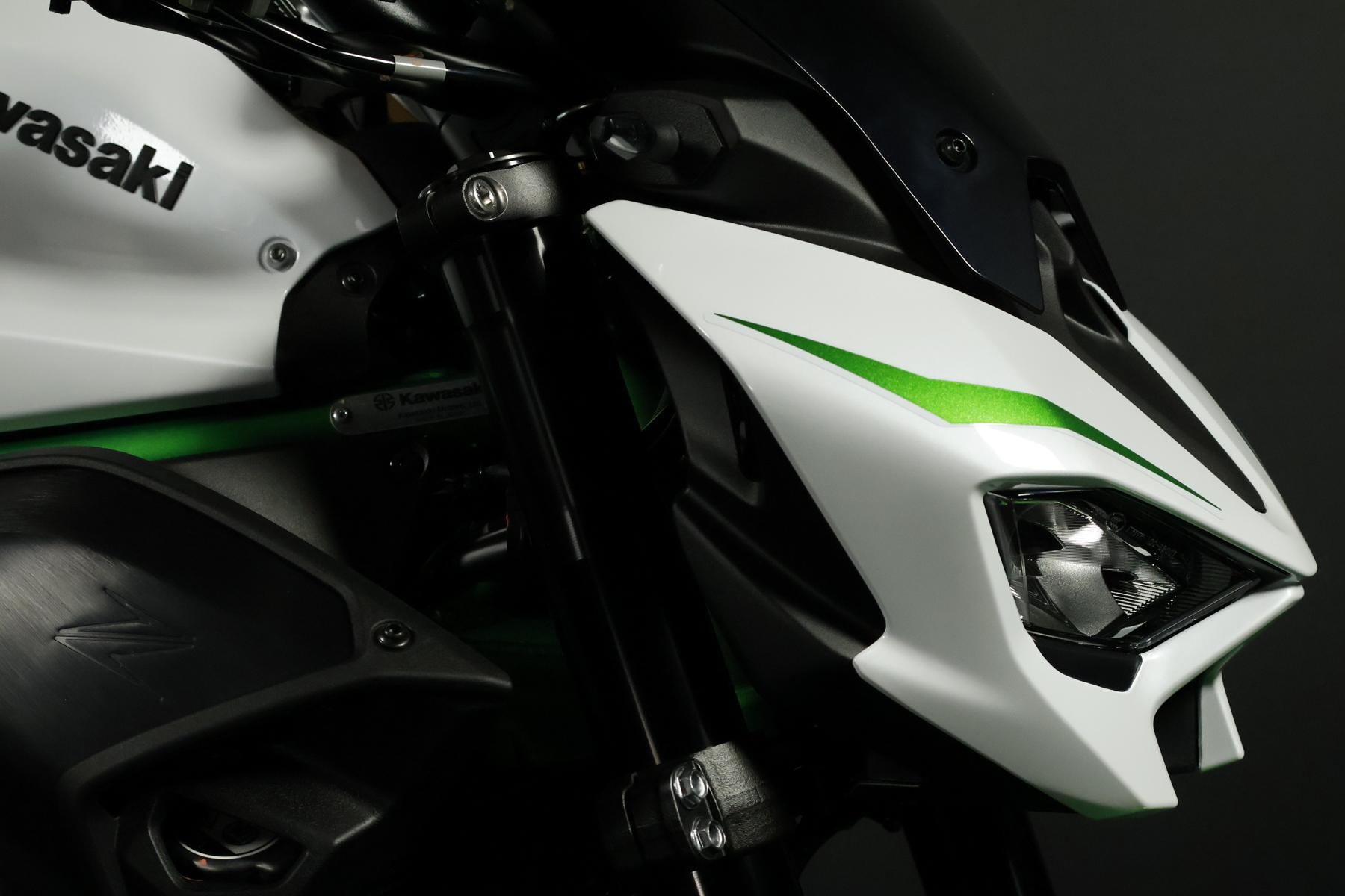KAWASAKI Z 900 (91/70/35 KW) Level 3-showroom-element-3