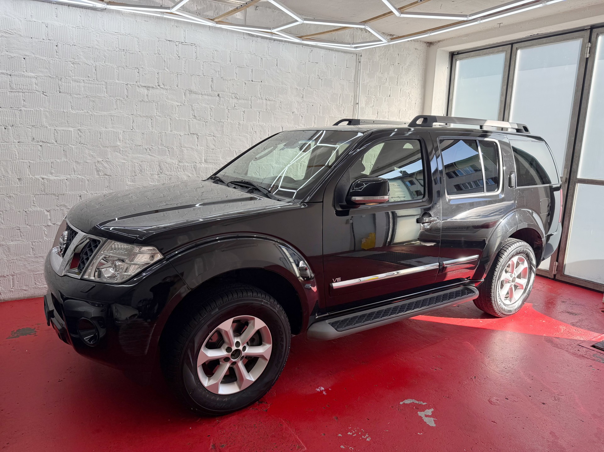 NISSAN Pathfinder 3.0 dCi LE Automatic-image-1