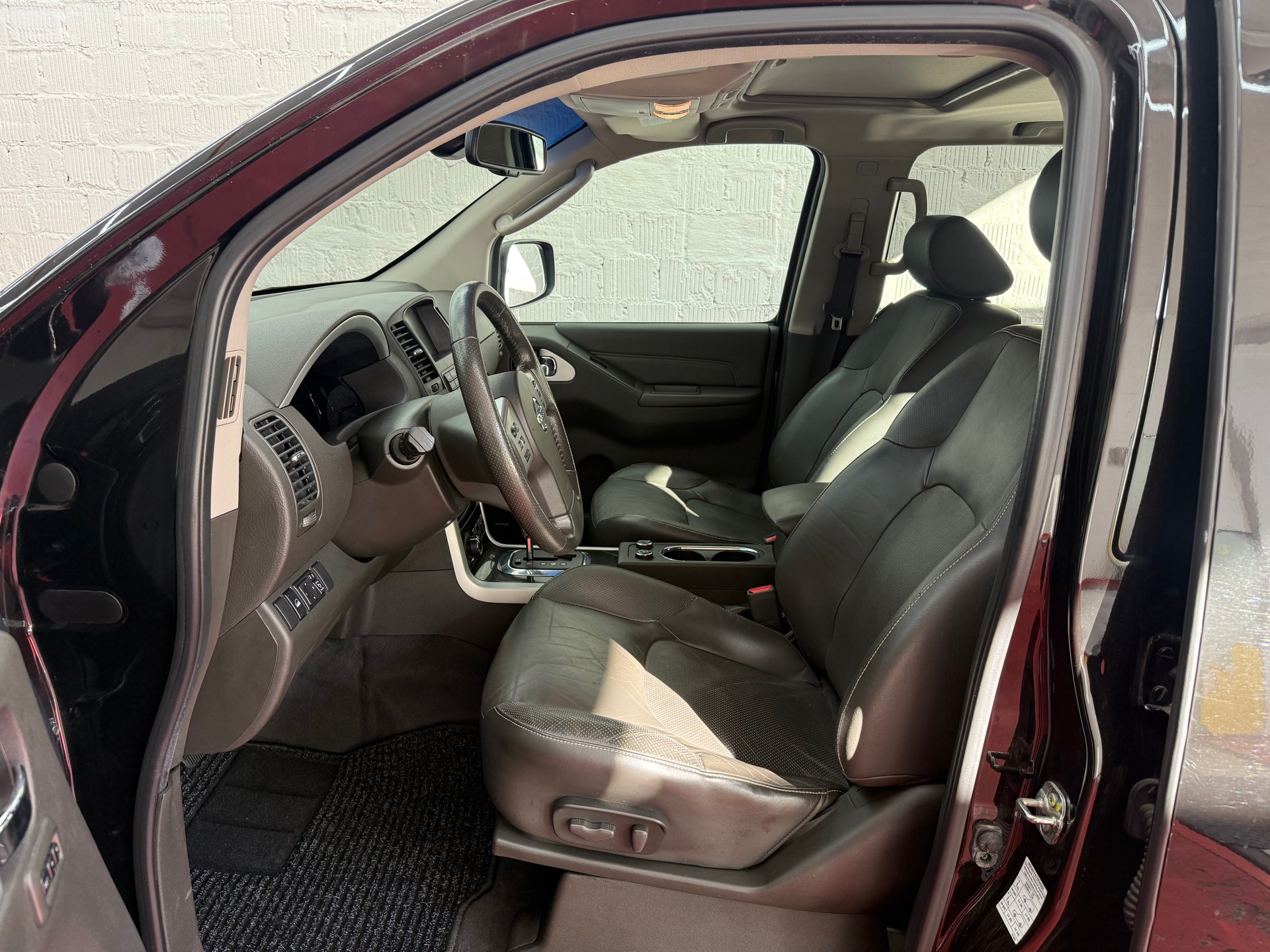 NISSAN Pathfinder 3.0 dCi LE Automatic-image-8