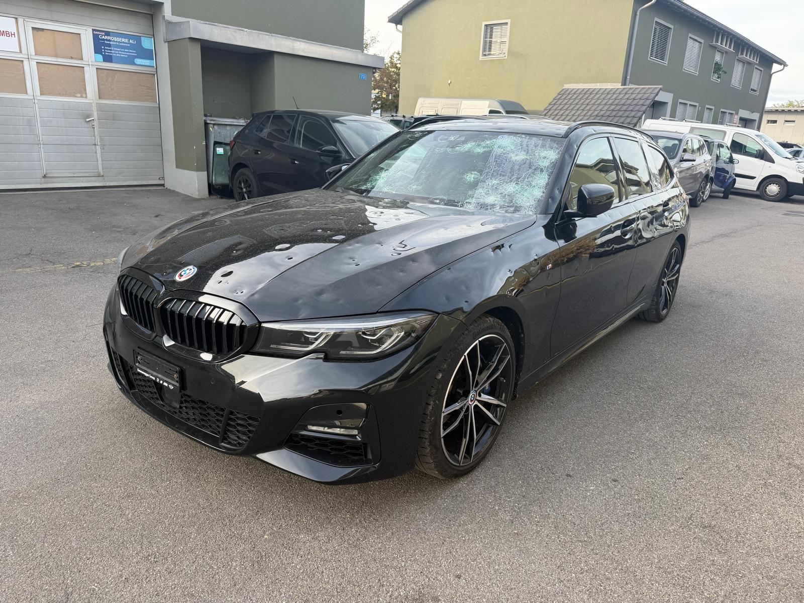 BMW 320d xDrive 48V Touring Pure M Sport Steptronic-image-0