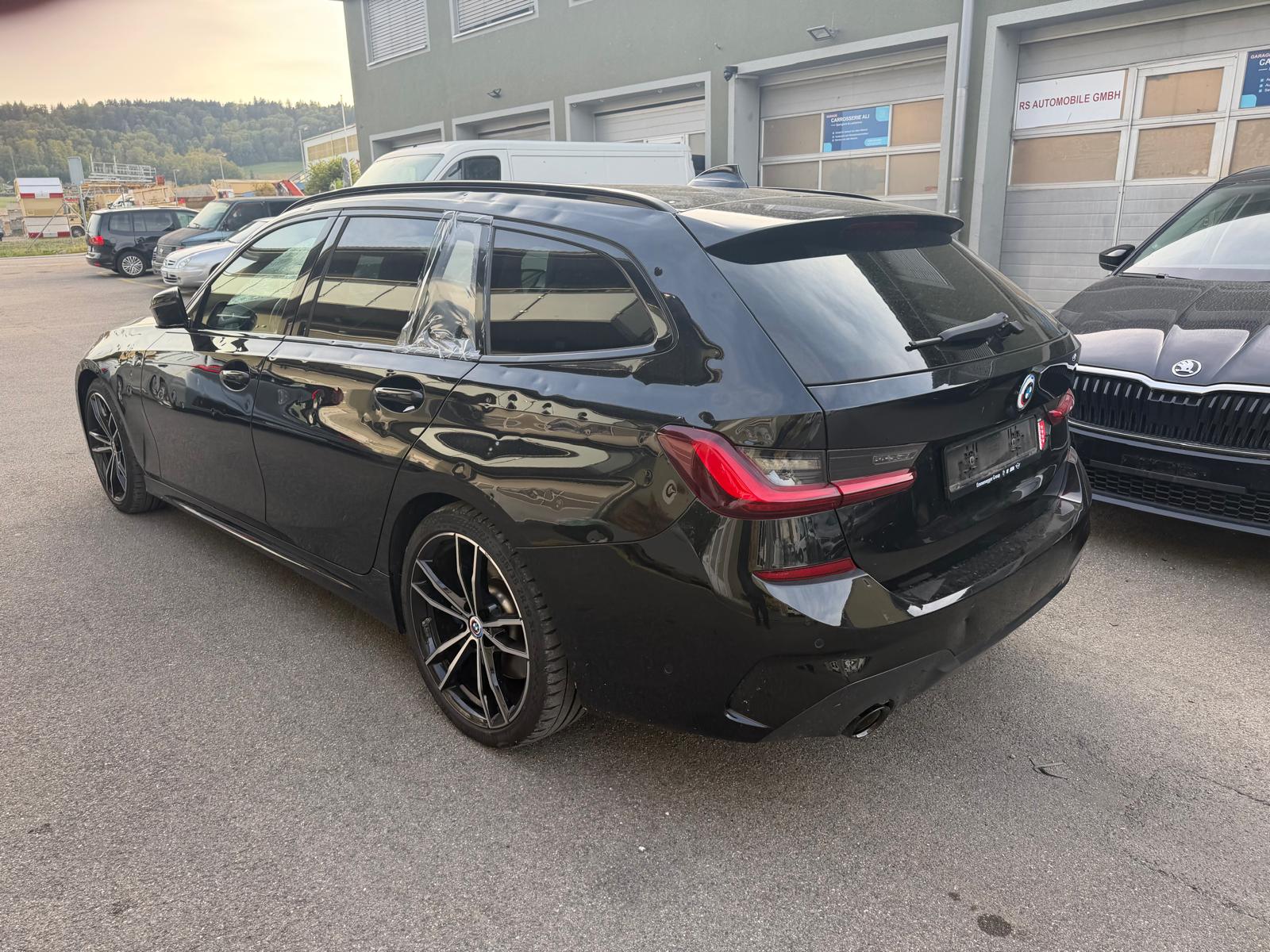 BMW 320d xDrive 48V Touring Pure M Sport Steptronic-image-5