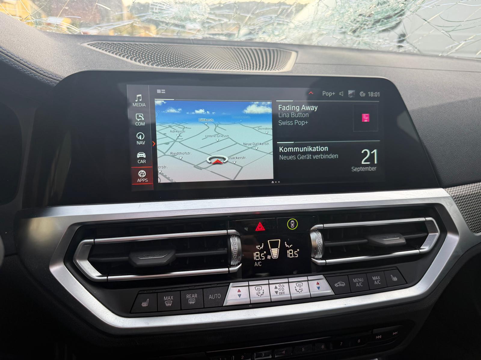 BMW 320d xDrive 48V Touring Pure M Sport Steptronic-image-12