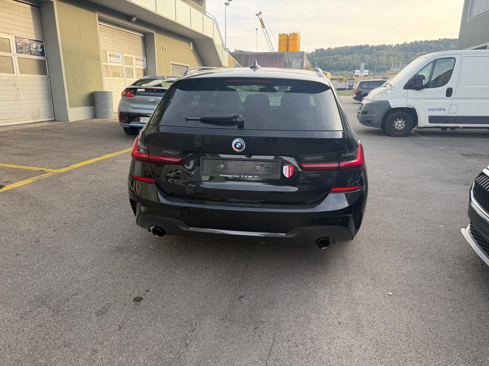 BMW 320d xDrive 48V Touring Pure M Sport Steptronic-image-4