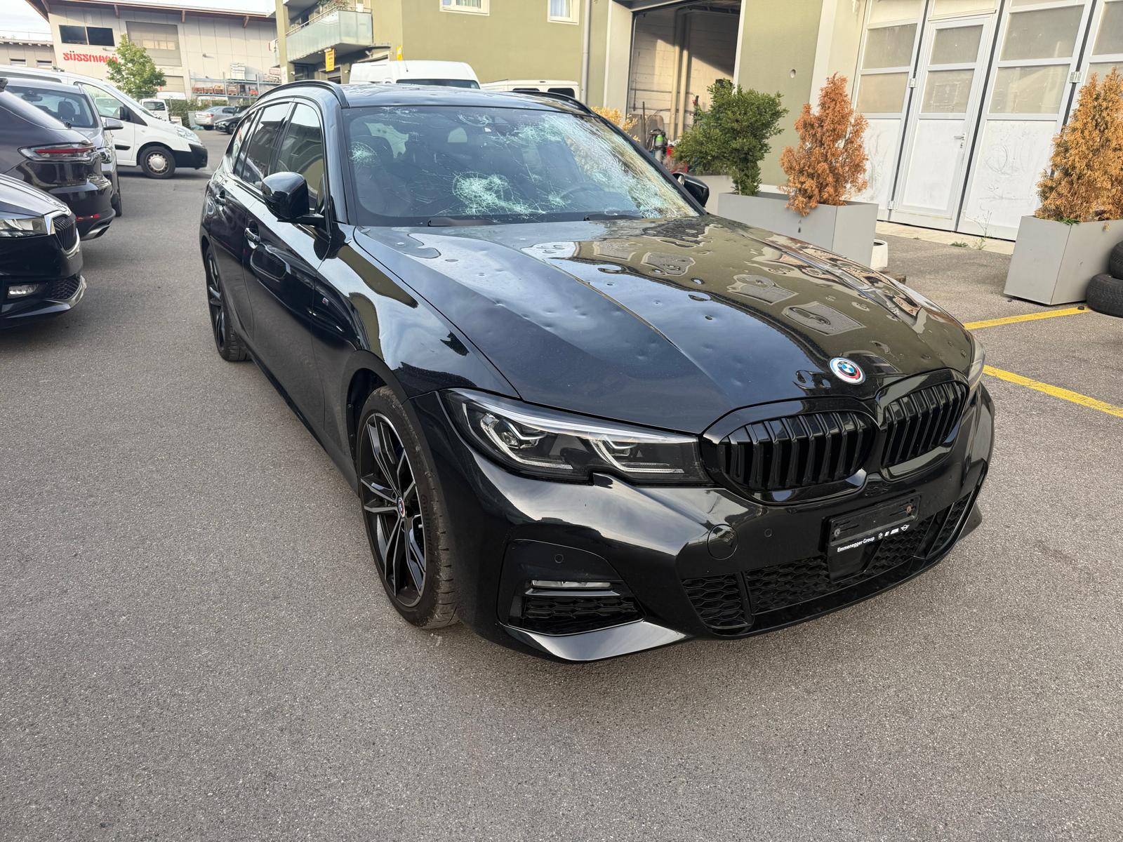 BMW 320d xDrive 48V Touring Pure M Sport Steptronic-image-2