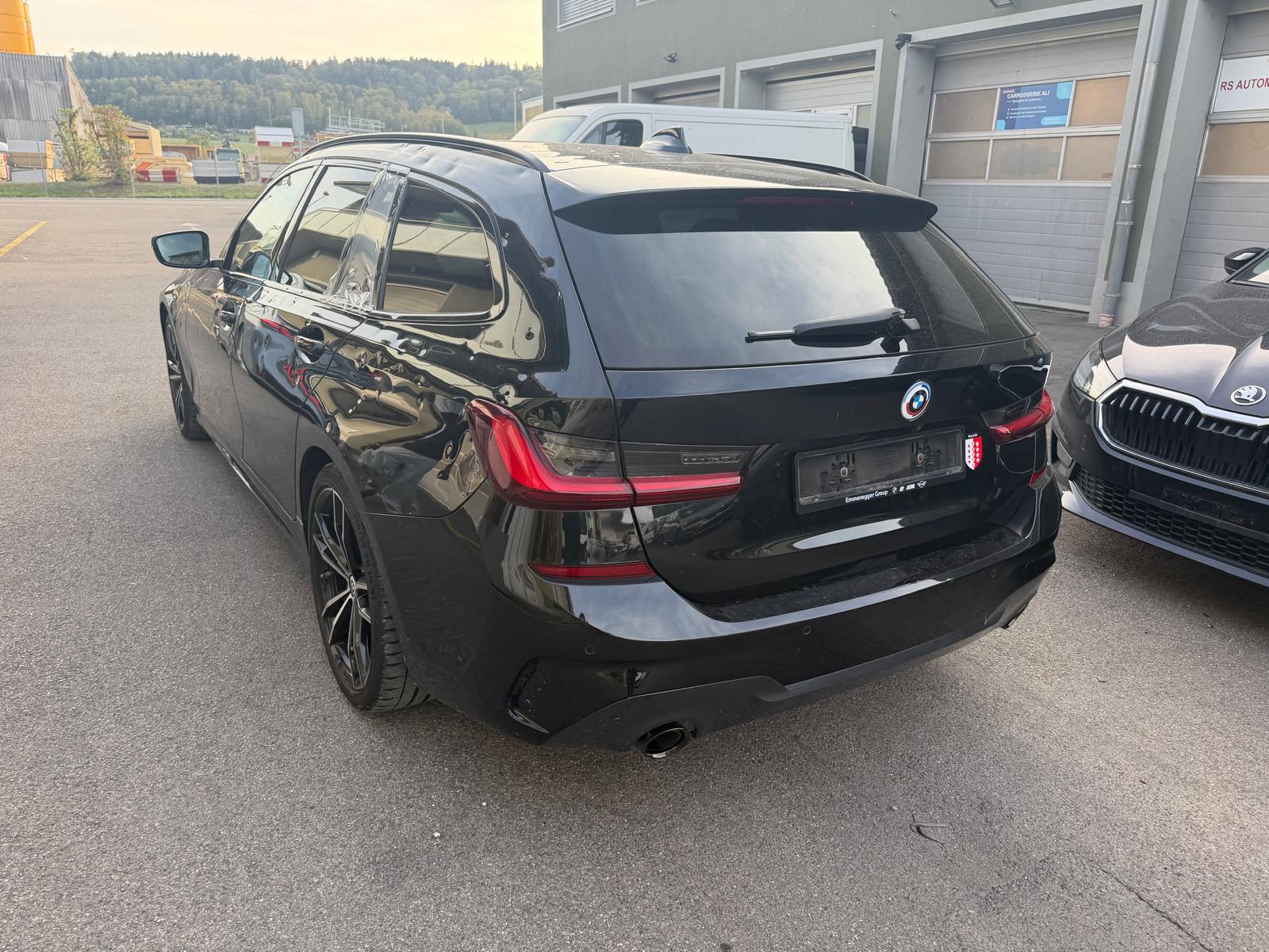BMW 320d xDrive 48V Touring Pure M Sport Steptronic-image-3