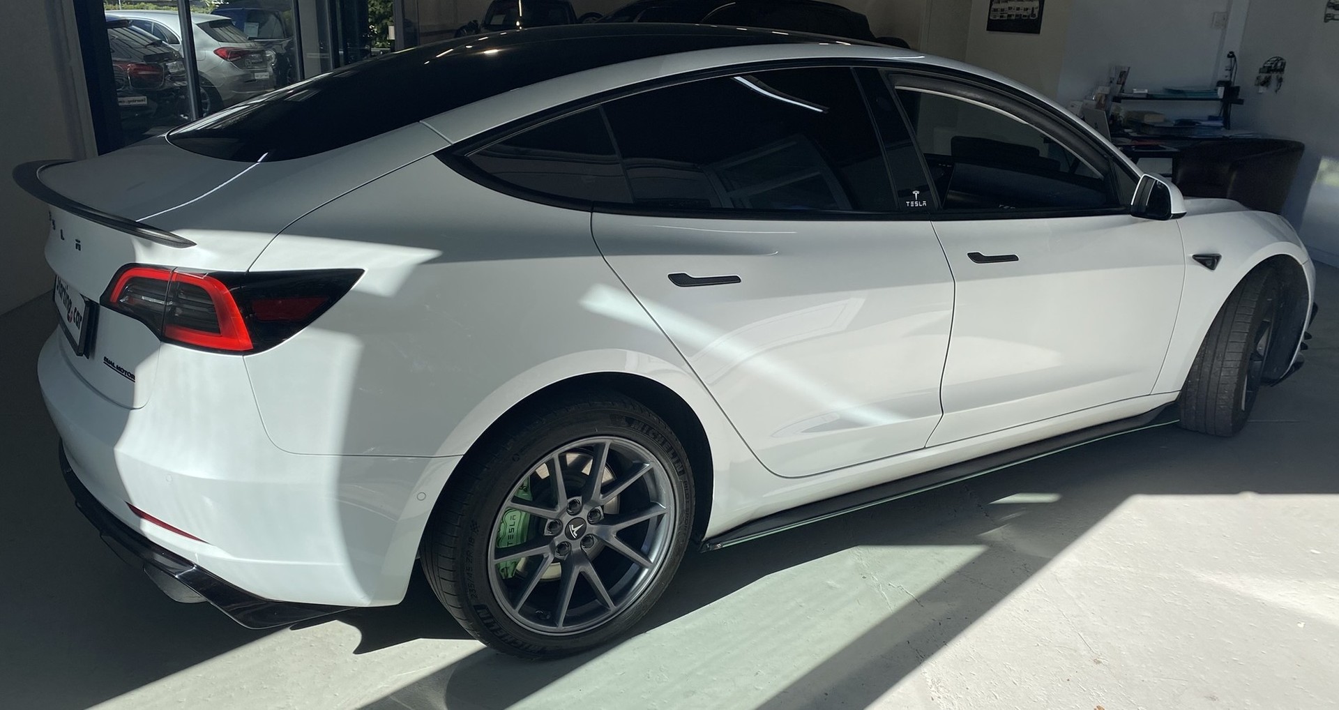 TESLA Model 3 Long Range Dual Motor AWD-image-2