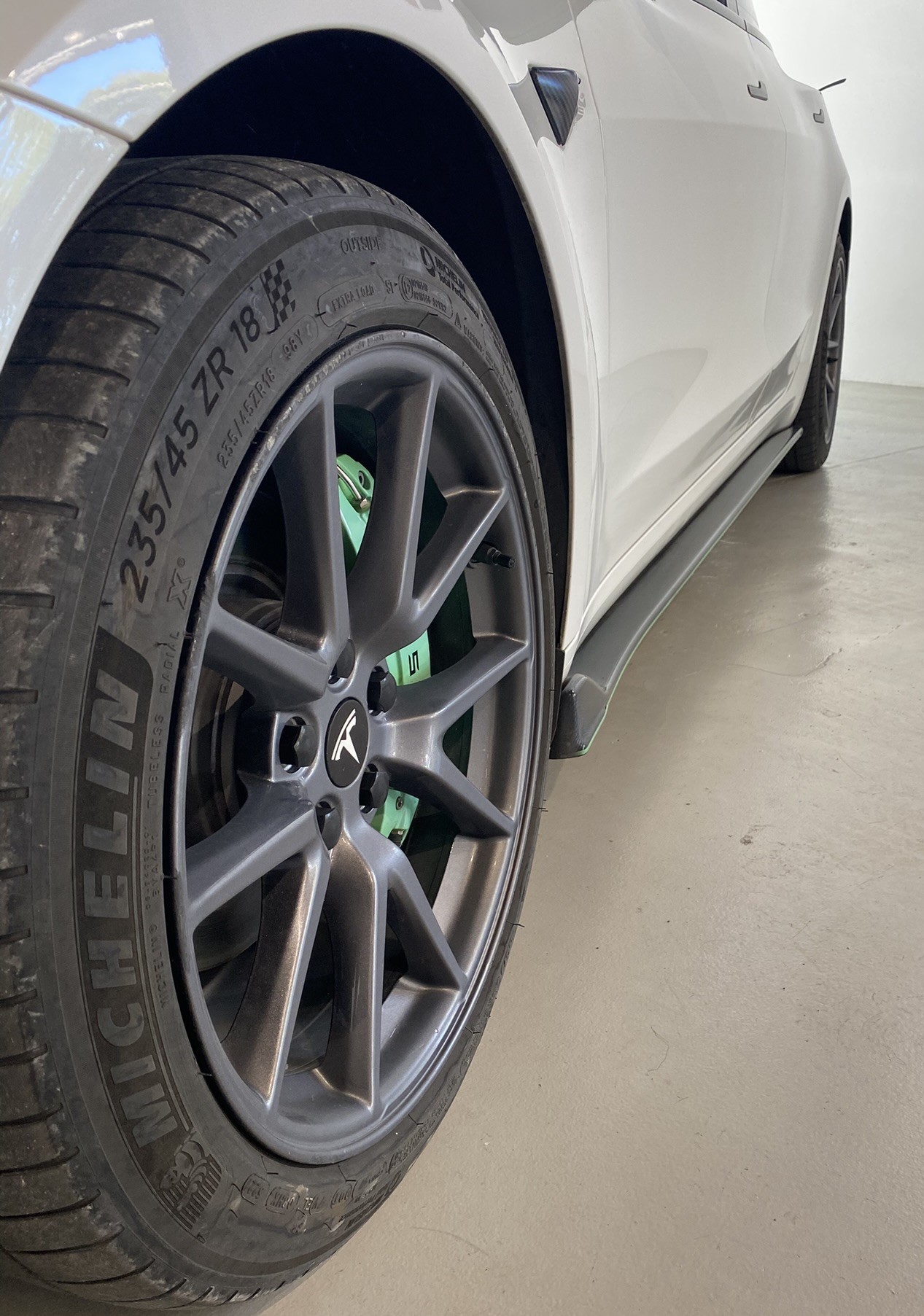 TESLA Model 3 Long Range Dual Motor AWD-image-12