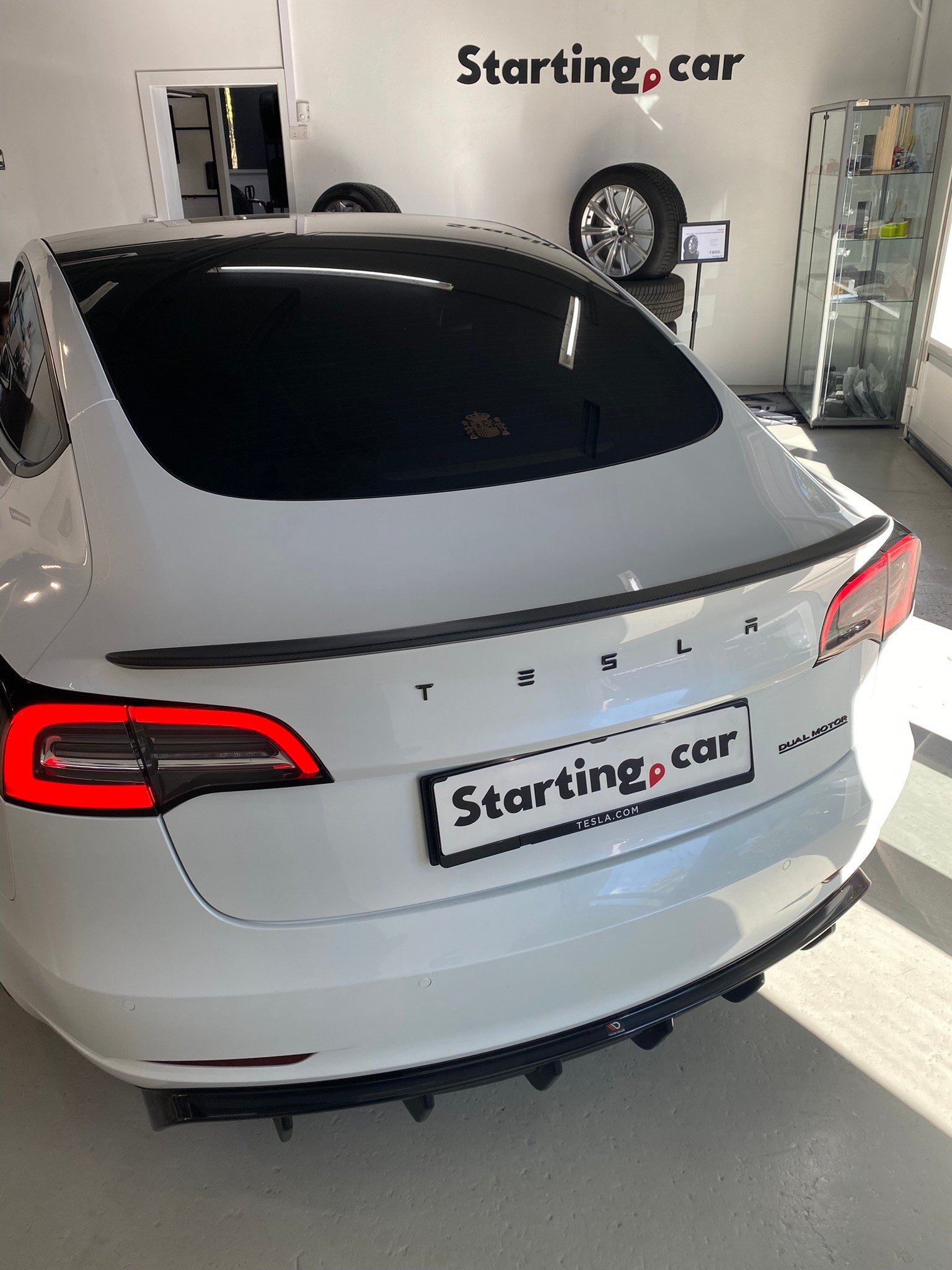 TESLA Model 3 Long Range Dual Motor AWD-image-15