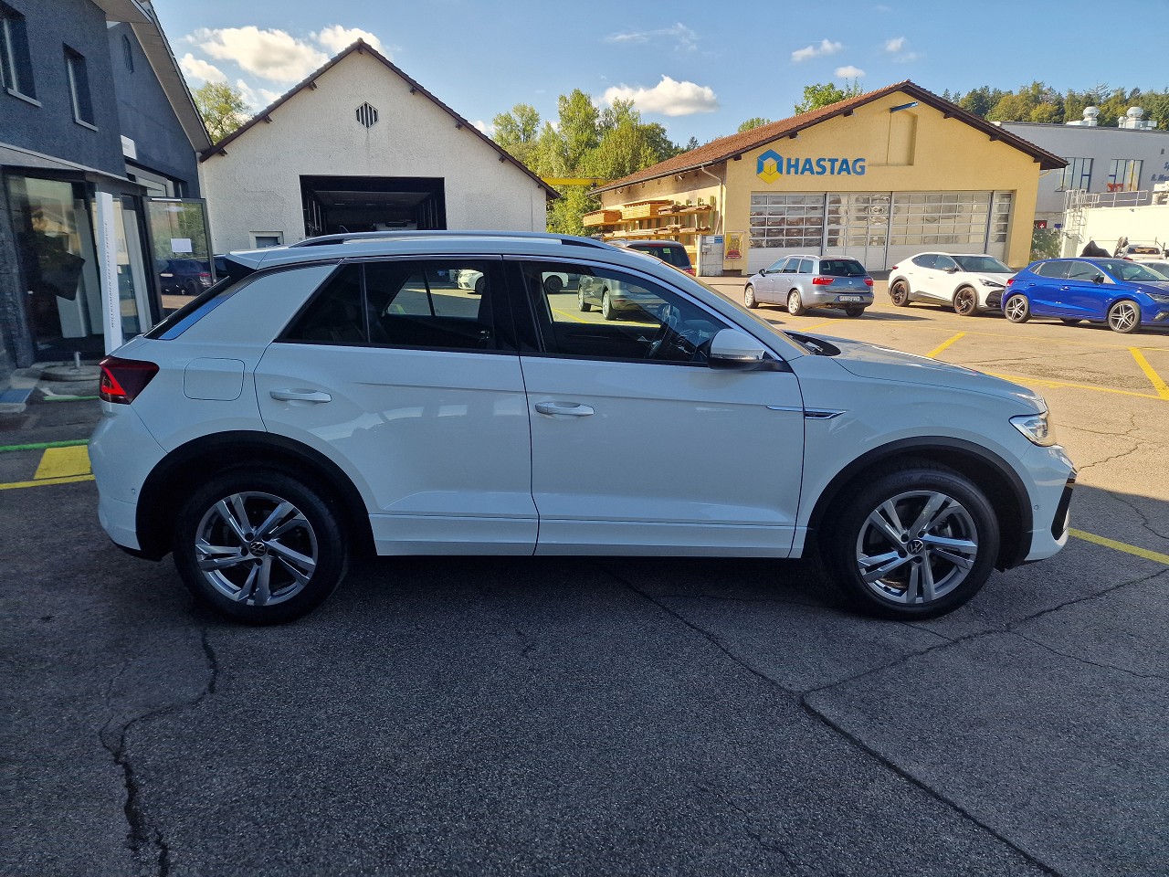 VW T-Roc 2.0 TSI R-Line DSG 4Motion-image-6