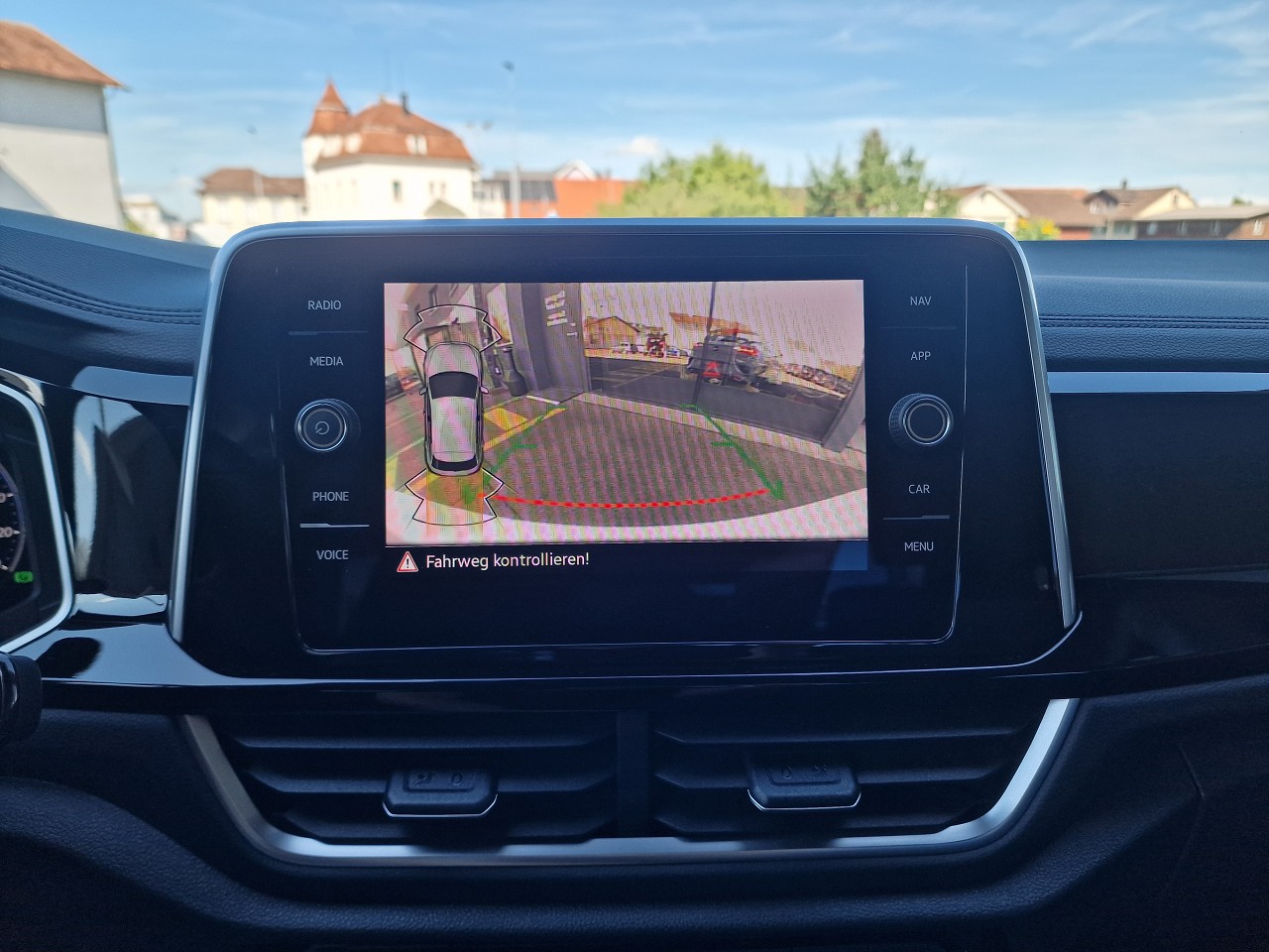 VW T-Roc 2.0 TSI R-Line DSG 4Motion-image-24