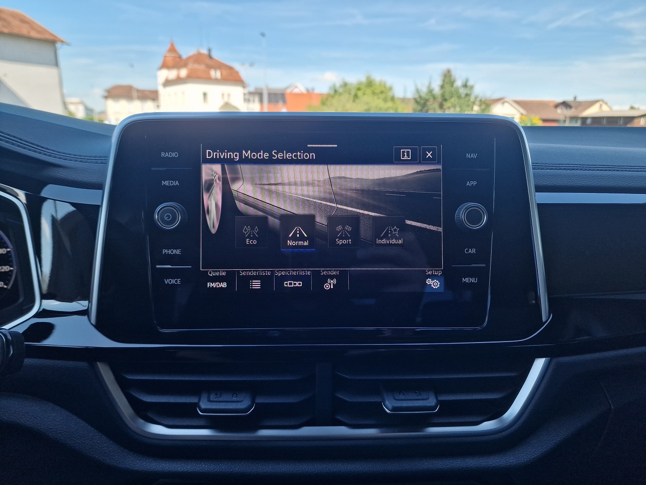 VW T-Roc 2.0 TSI R-Line DSG 4Motion-image-23