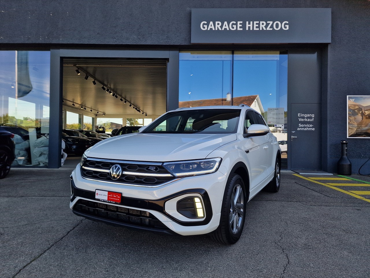 VW T-Roc 2.0 TSI R-Line DSG 4Motion-image-0