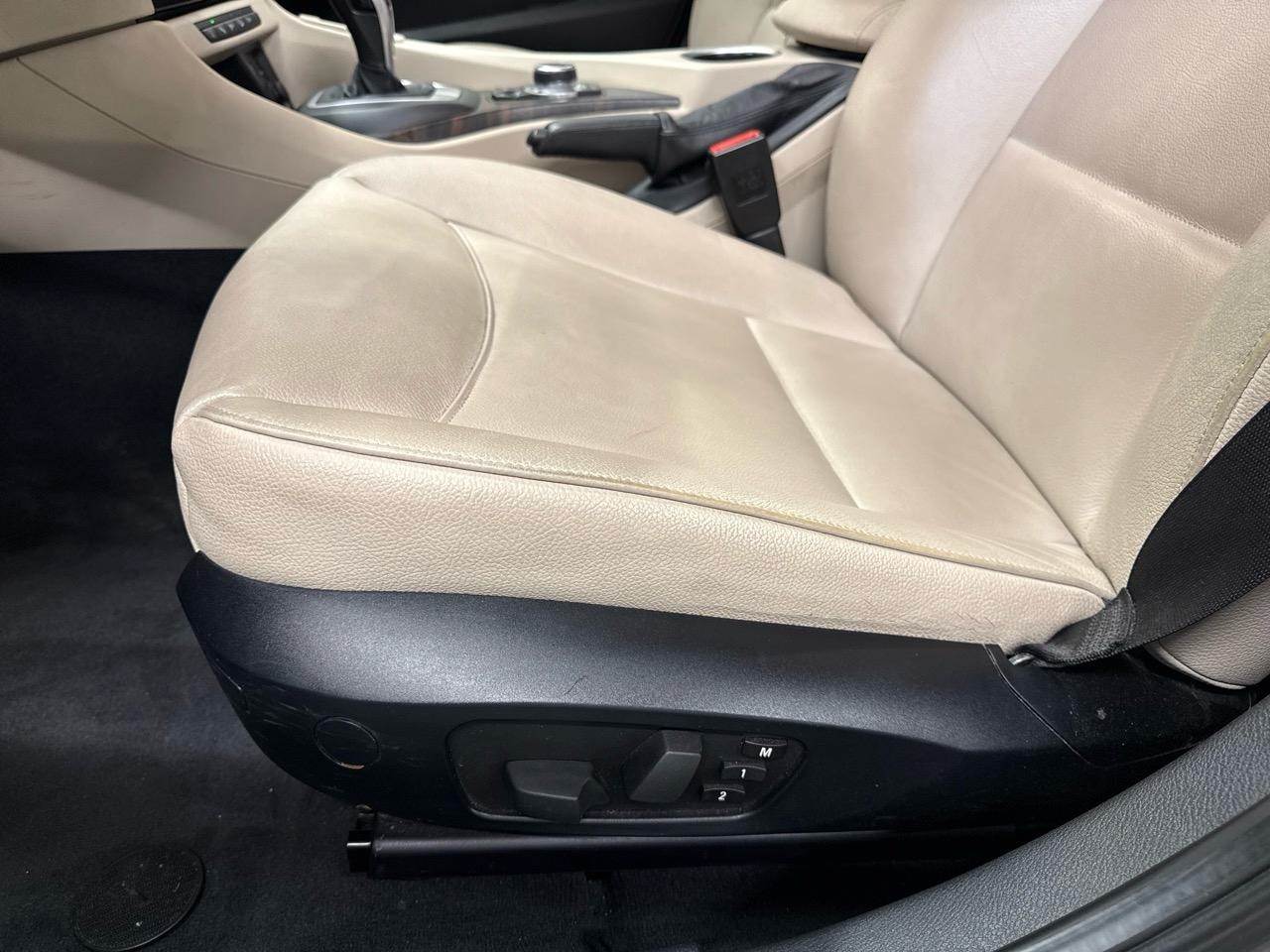 BMW X1 xDrive 28i Steptronic-image-4