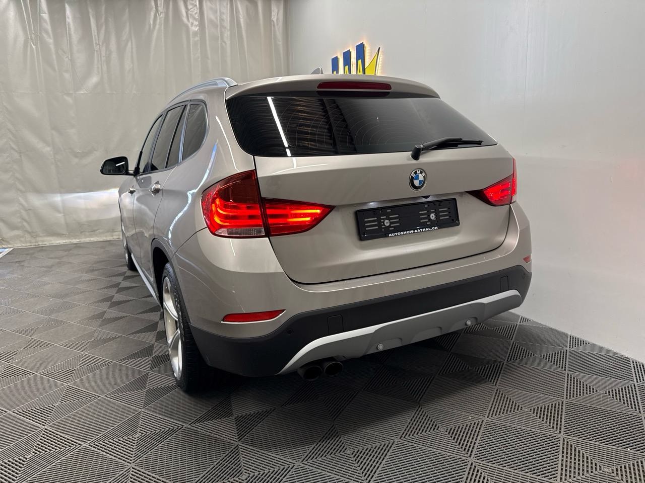 BMW X1 xDrive 28i Steptronic-image-12