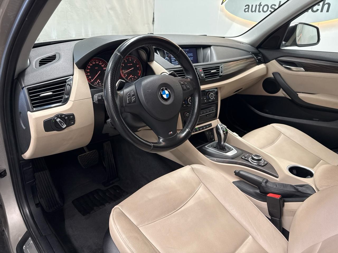 BMW X1 xDrive 28i Steptronic-image-2