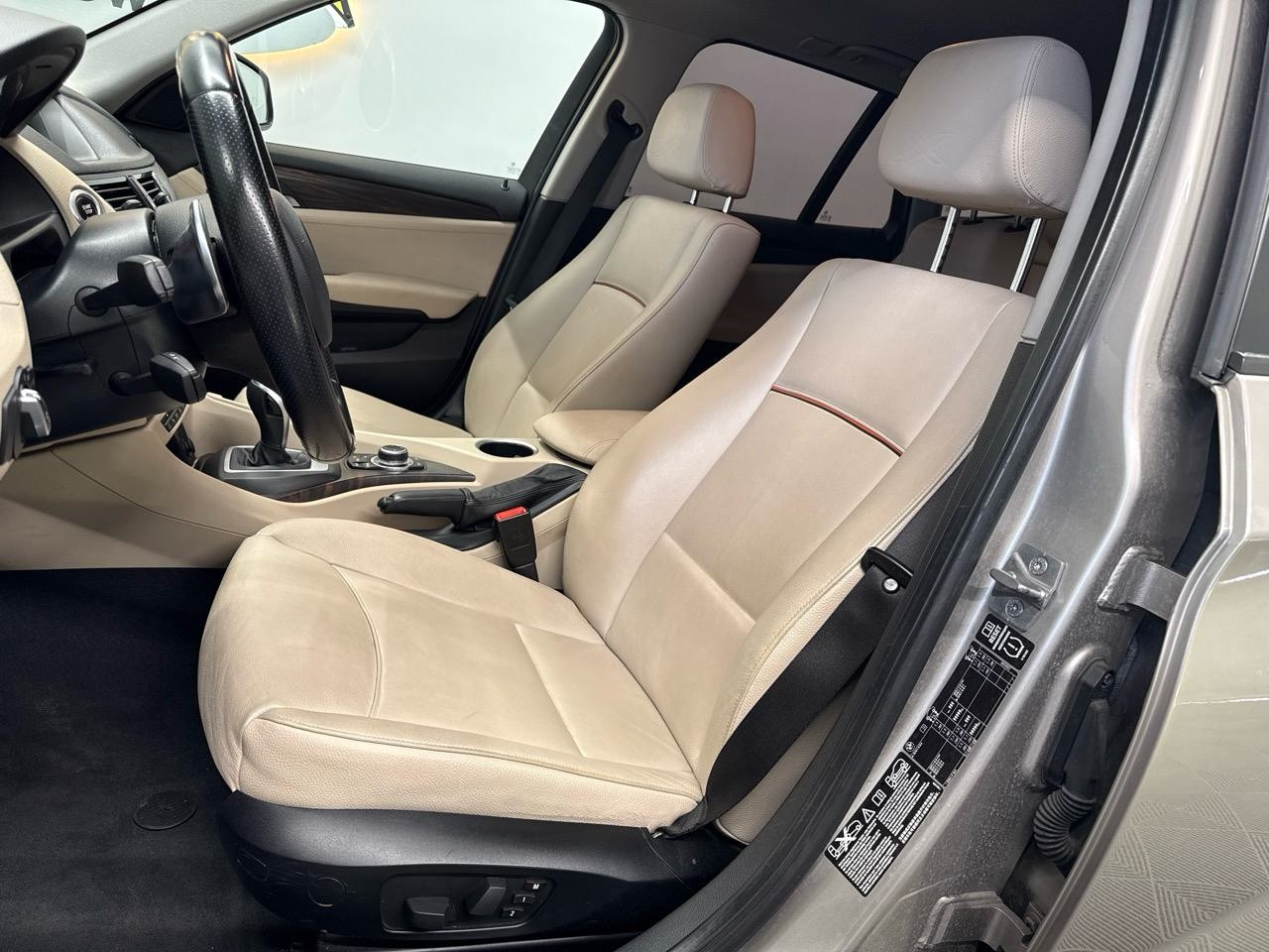BMW X1 xDrive 28i Steptronic-image-3