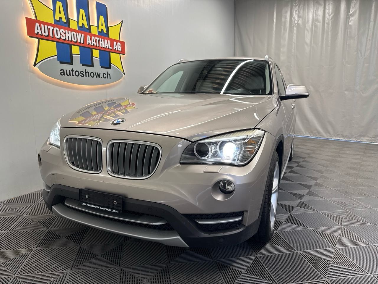 BMW X1 xDrive 28i Steptronic-image-13