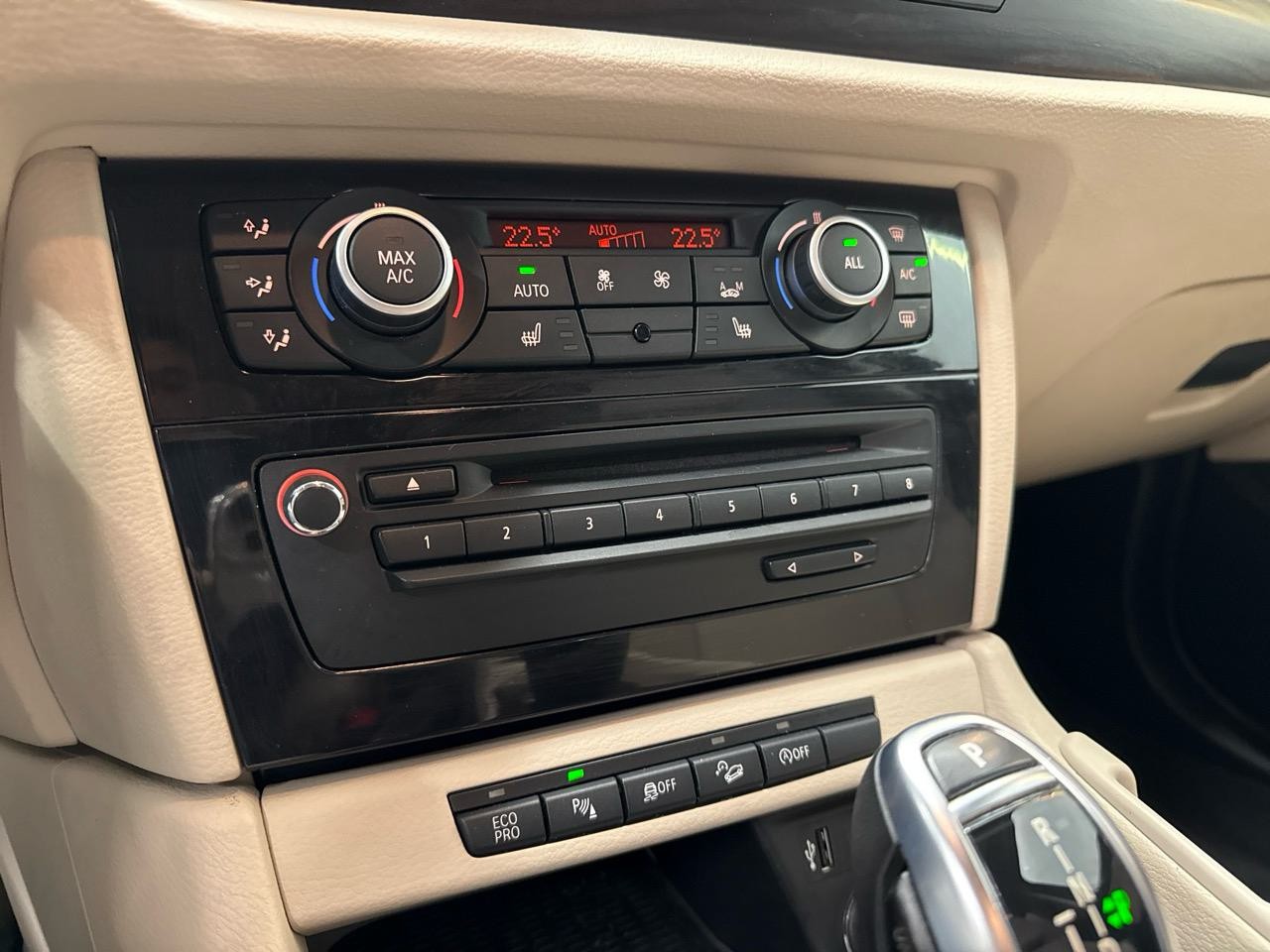 BMW X1 xDrive 28i Steptronic-image-7